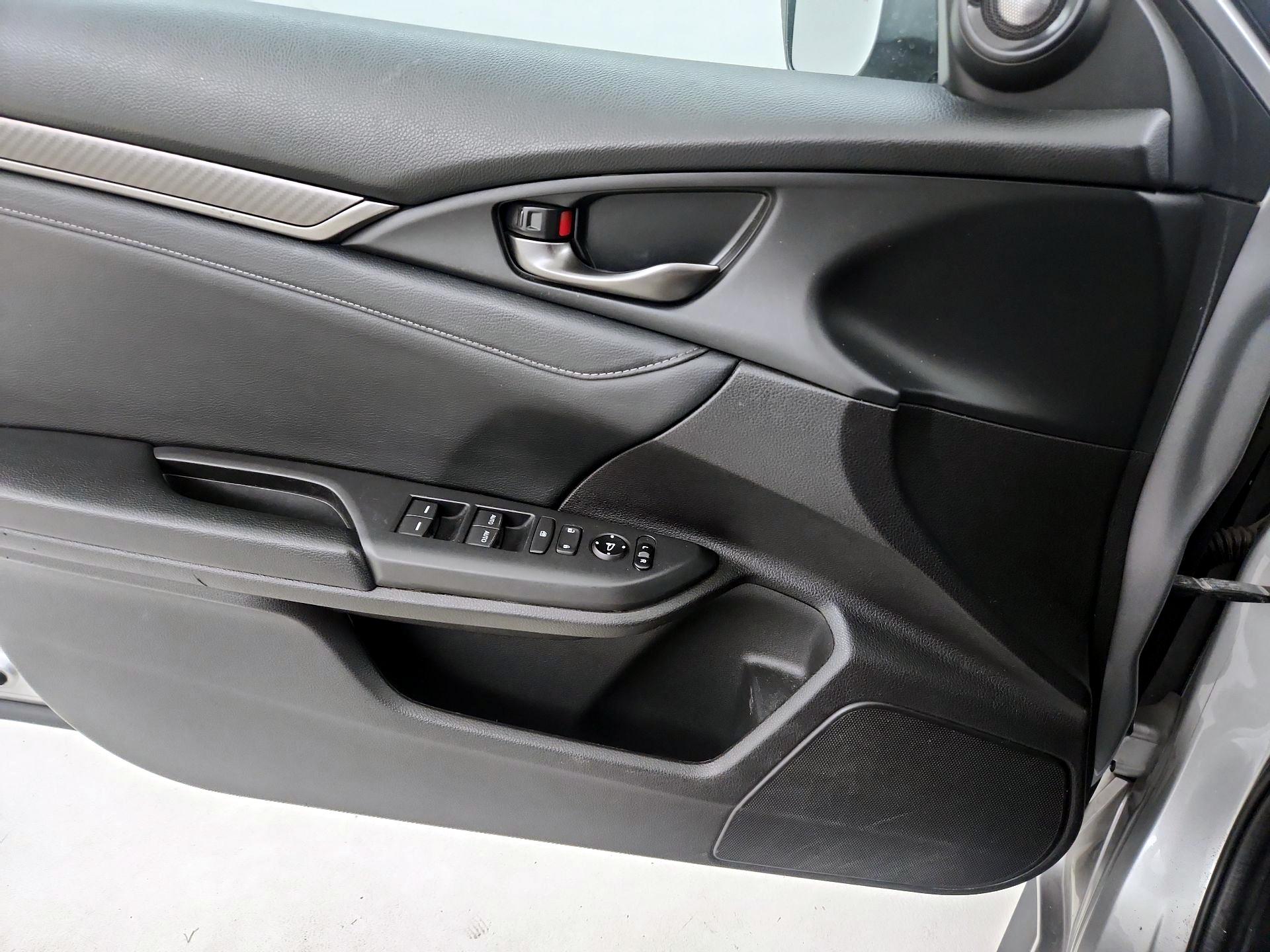 Thumbnail: 2017 Honda Civic - 12