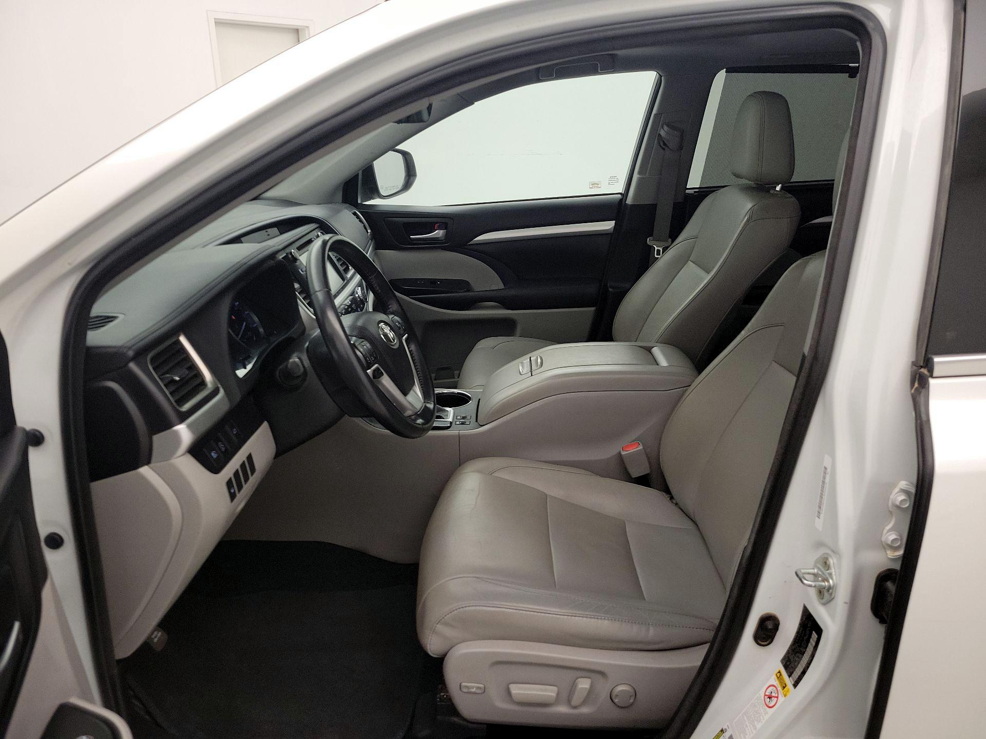 Thumbnail: 2018 Toyota Highlander - 11