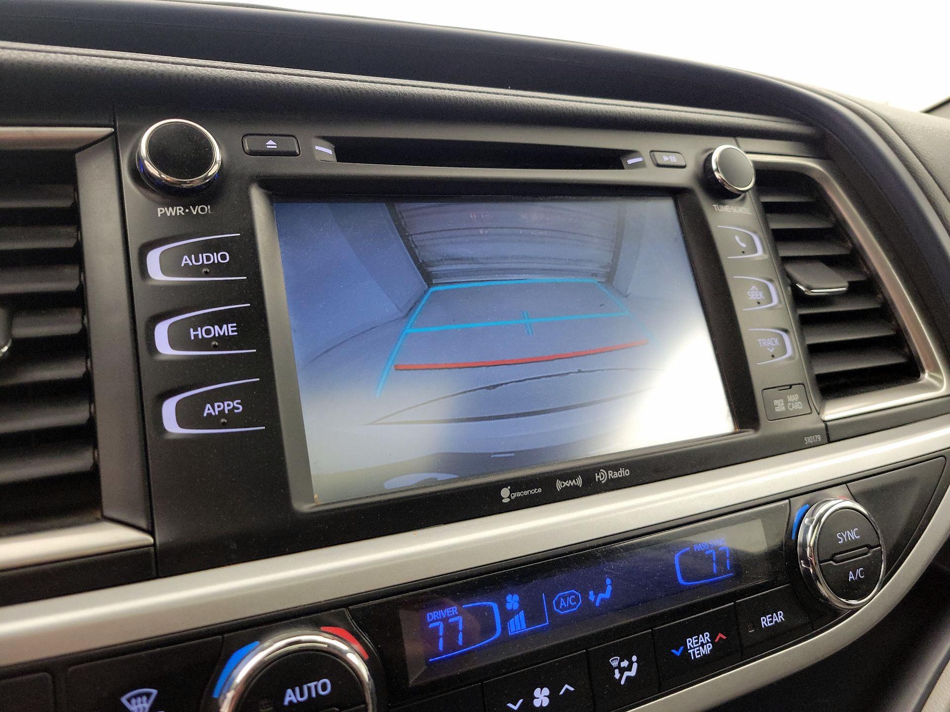 Thumbnail: 2018 Toyota Highlander - 14