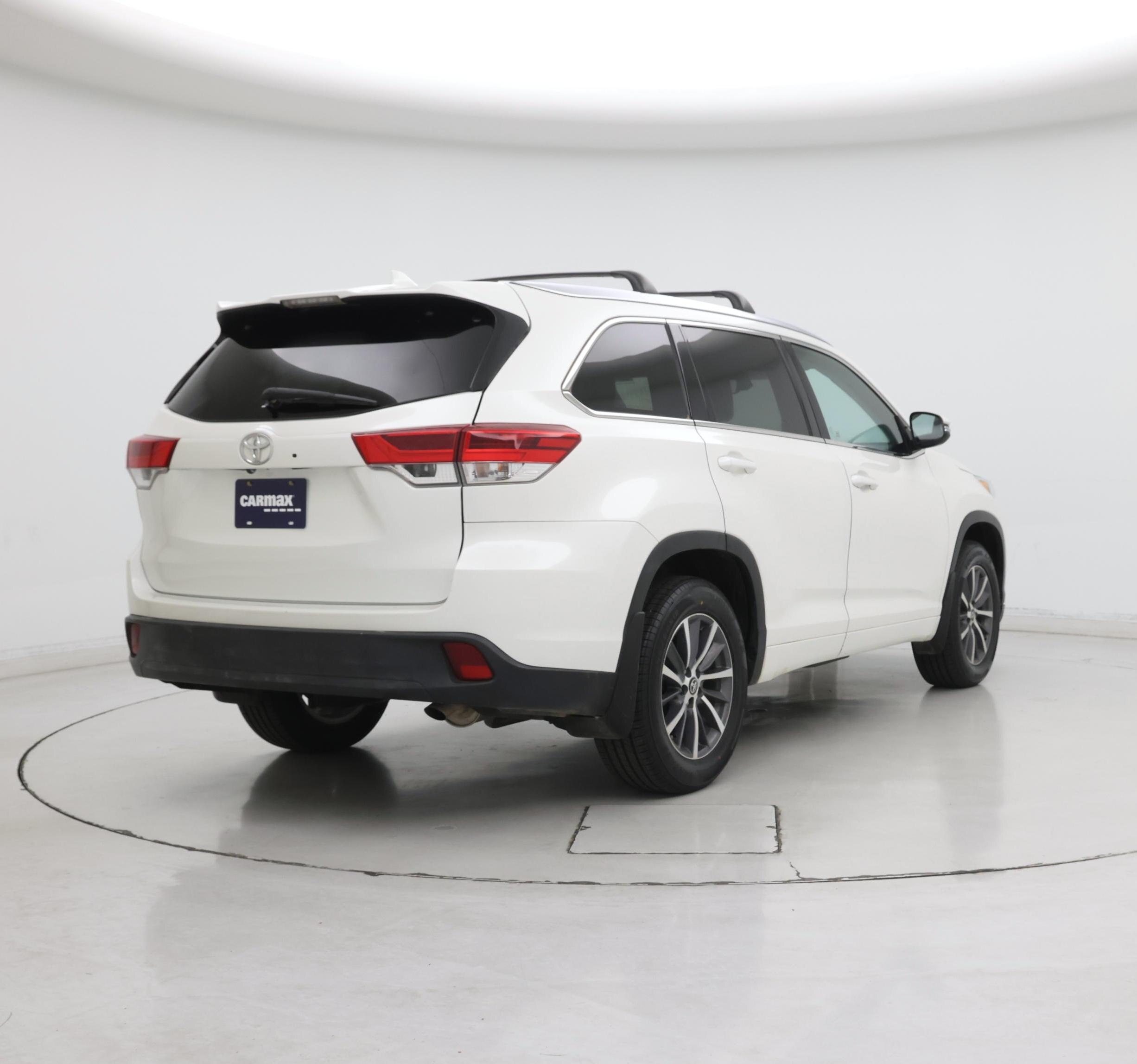 Thumbnail: 2018 Toyota Highlander - 8
