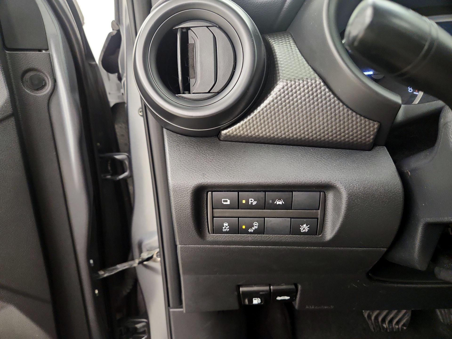 Thumbnail: 2020 Nissan Kicks - 13