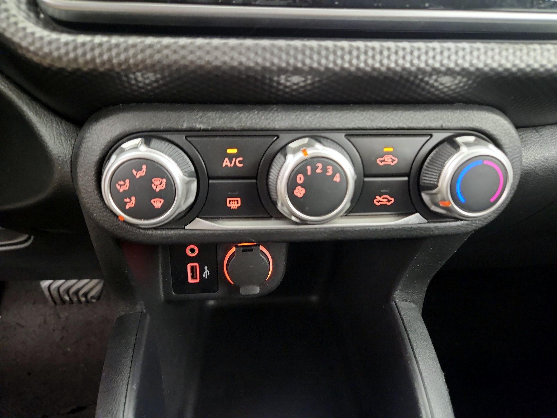 Thumbnail: 2020 Nissan Kicks - 16