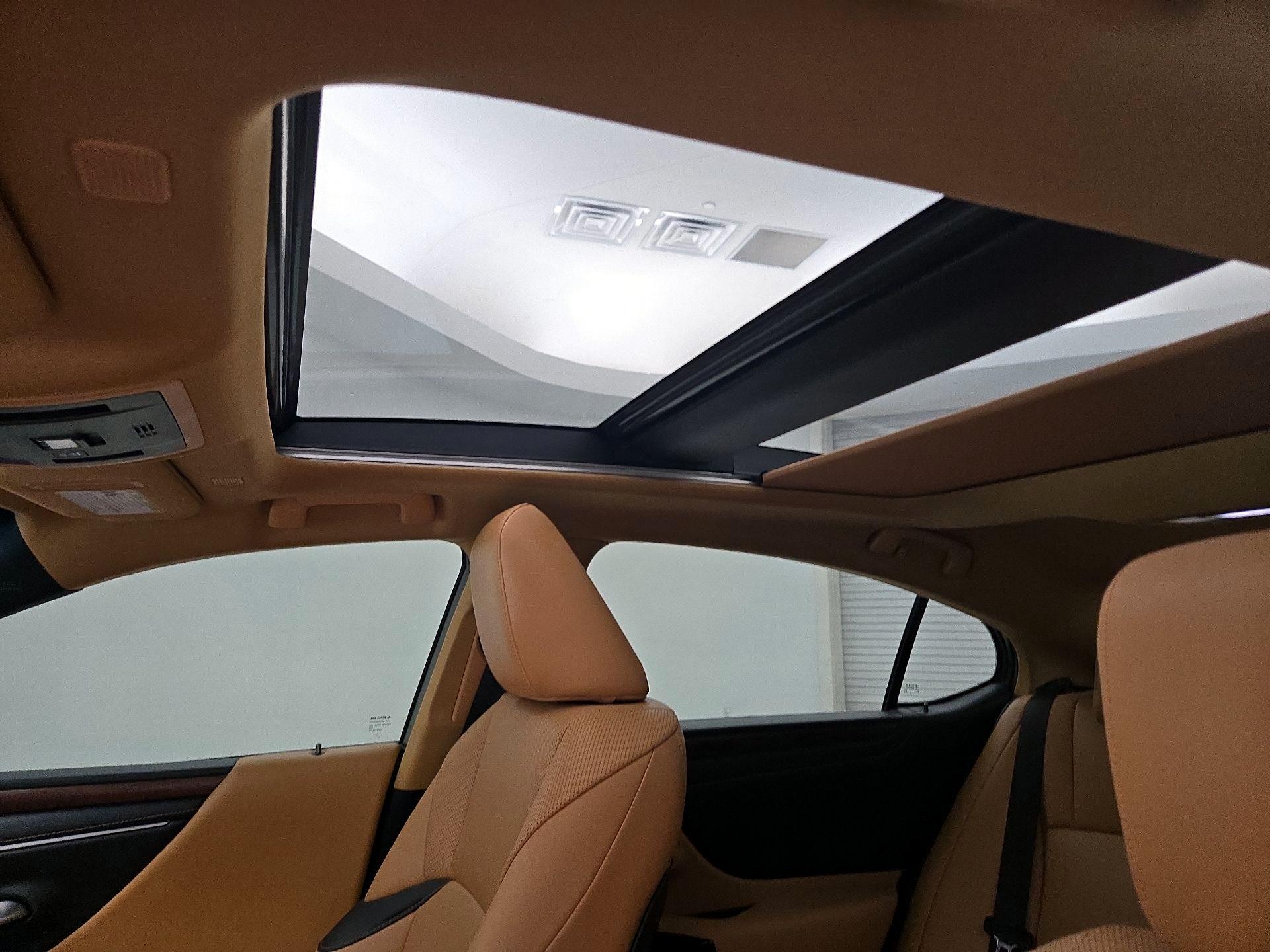 Thumbnail: 2025 Lexus ES - 20