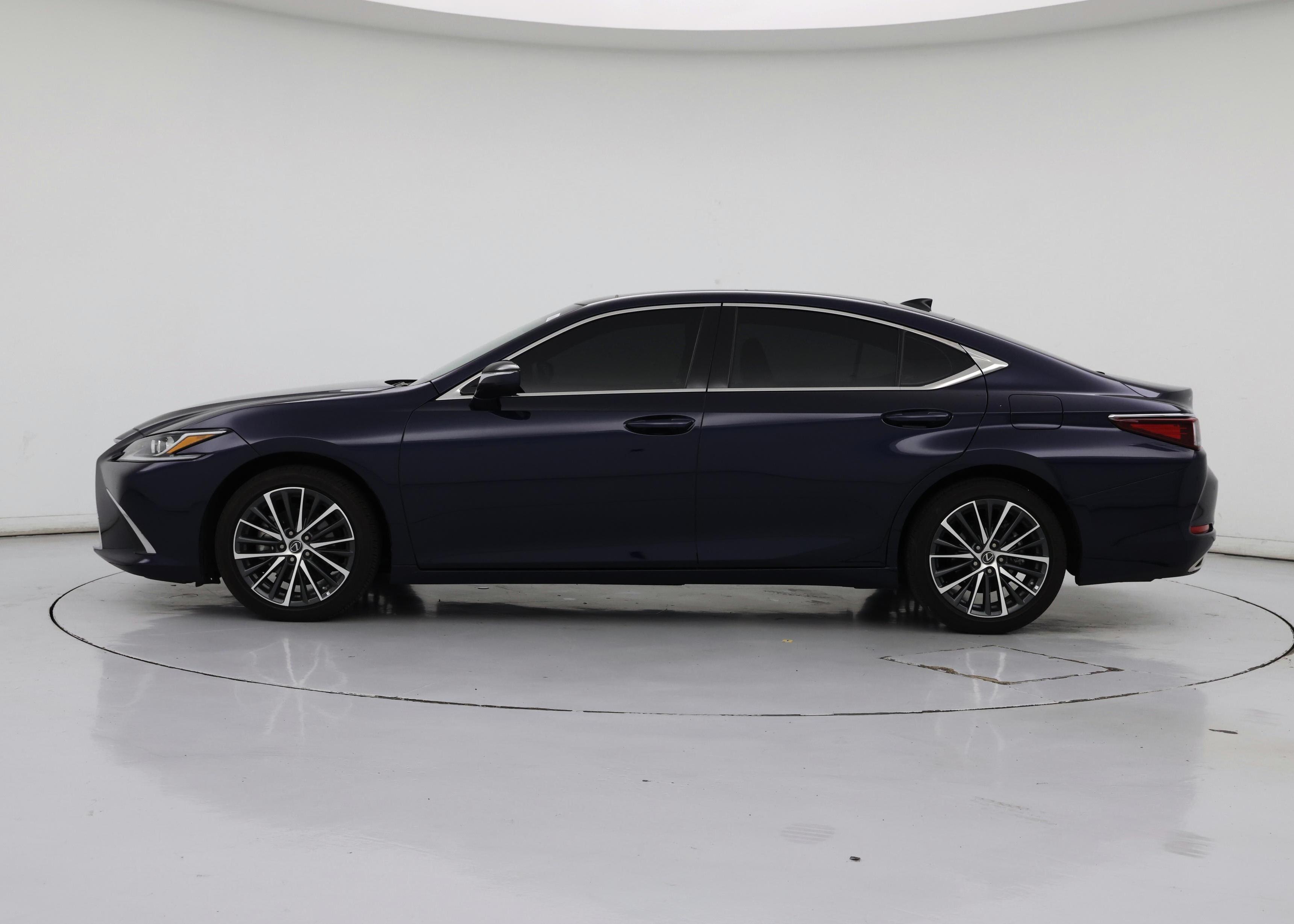 Thumbnail: 2025 Lexus ES - 3
