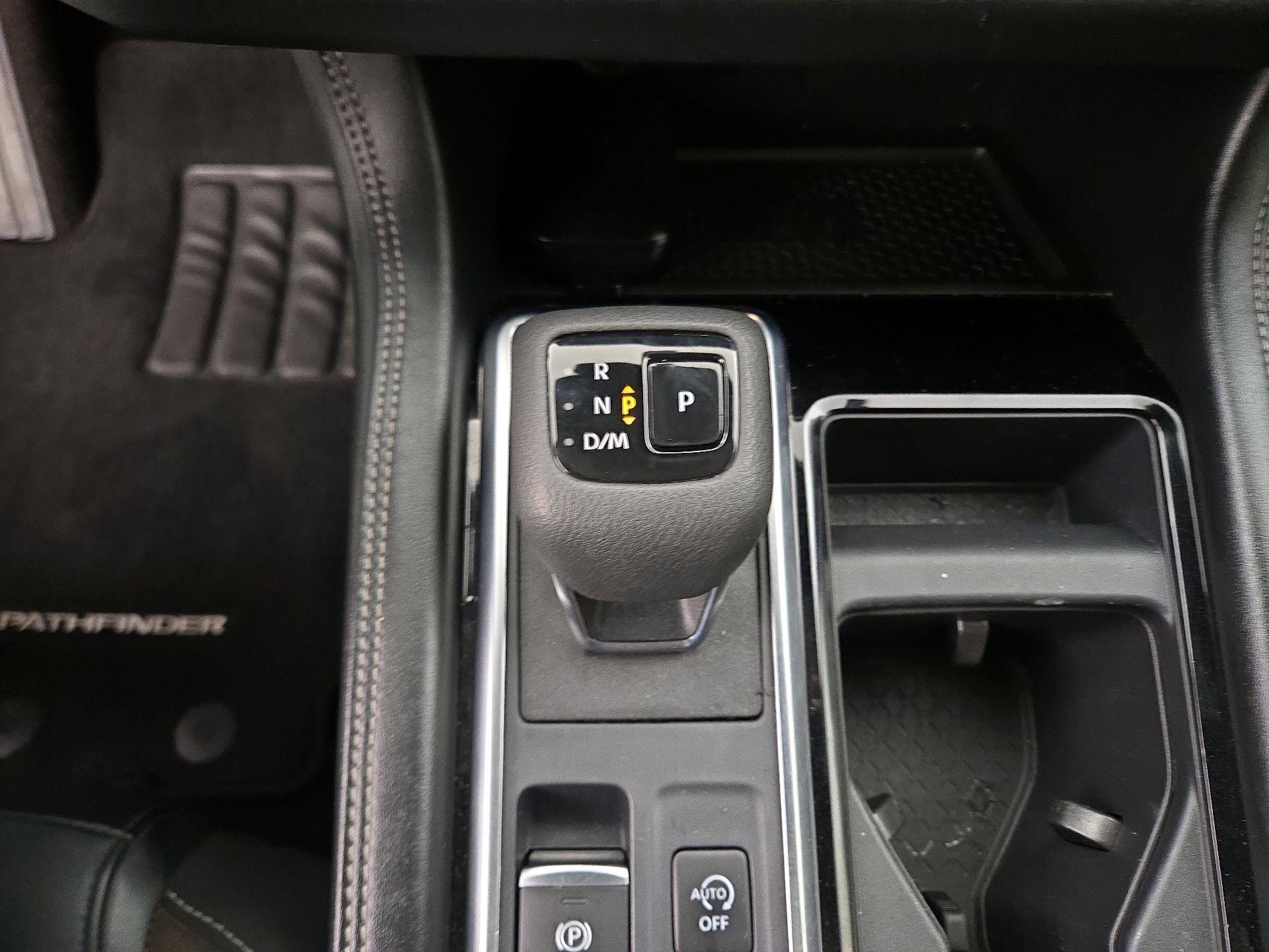 Thumbnail: 2023 Nissan Pathfinder - 17