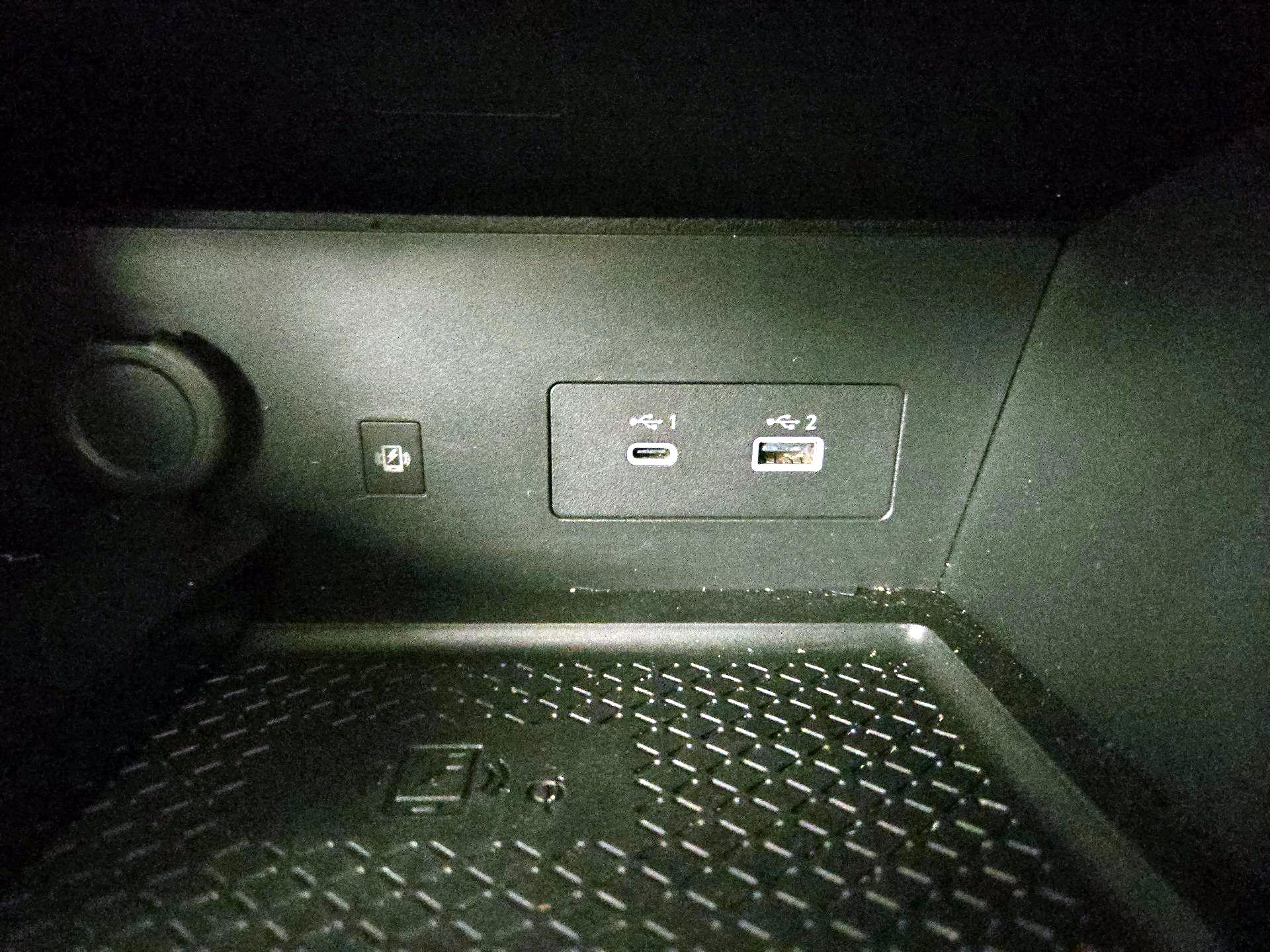 Thumbnail: 2023 Nissan Pathfinder - 18