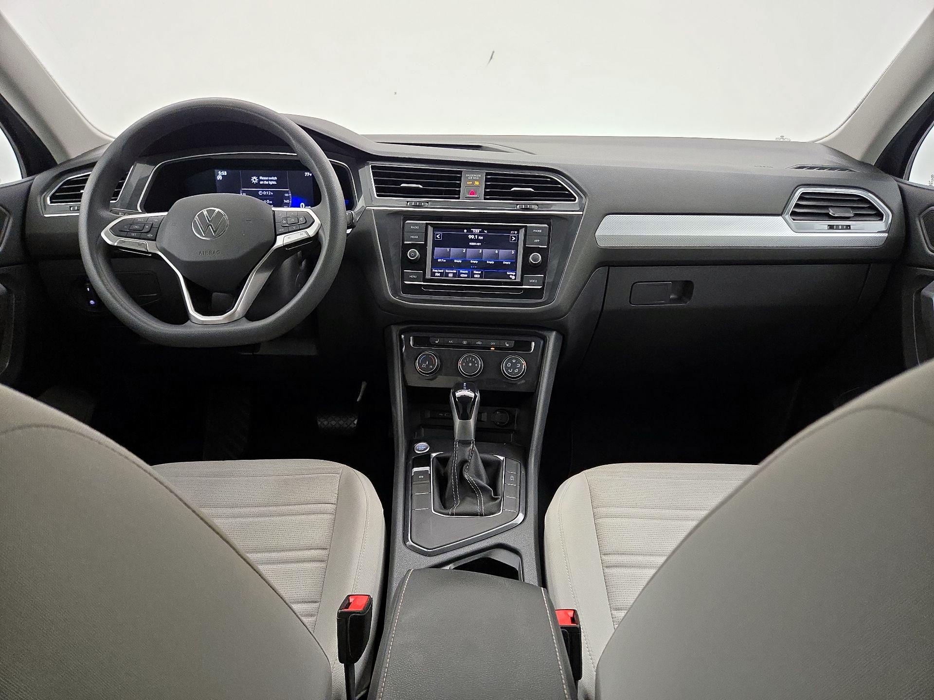 Thumbnail: 2022 Volkswagen Tiguan - 9