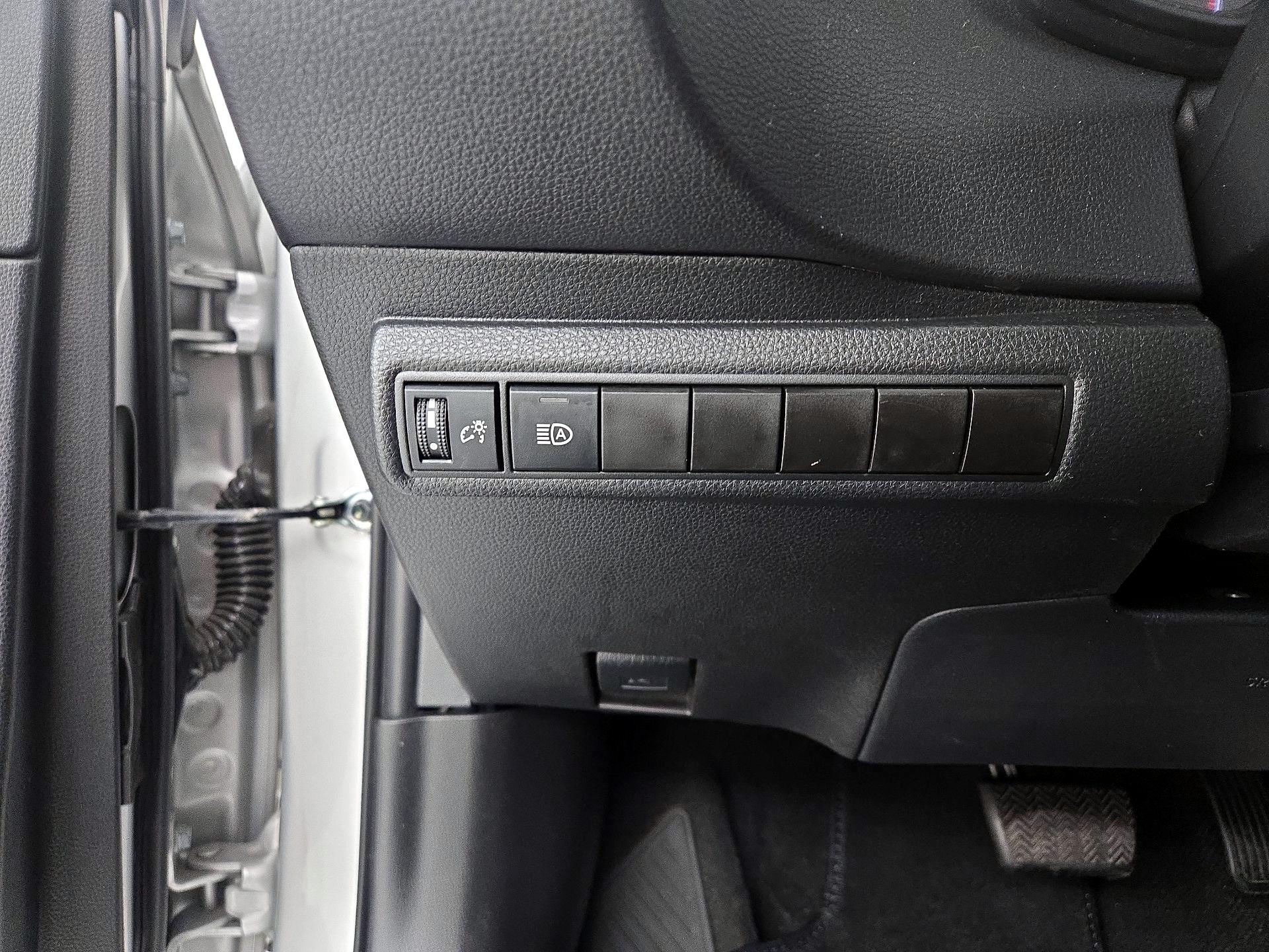 Thumbnail: 2024 Toyota Corolla - 11