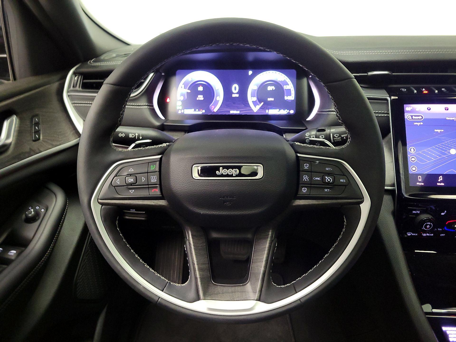 Thumbnail: 2024 Jeep Grand Cherokee - 10