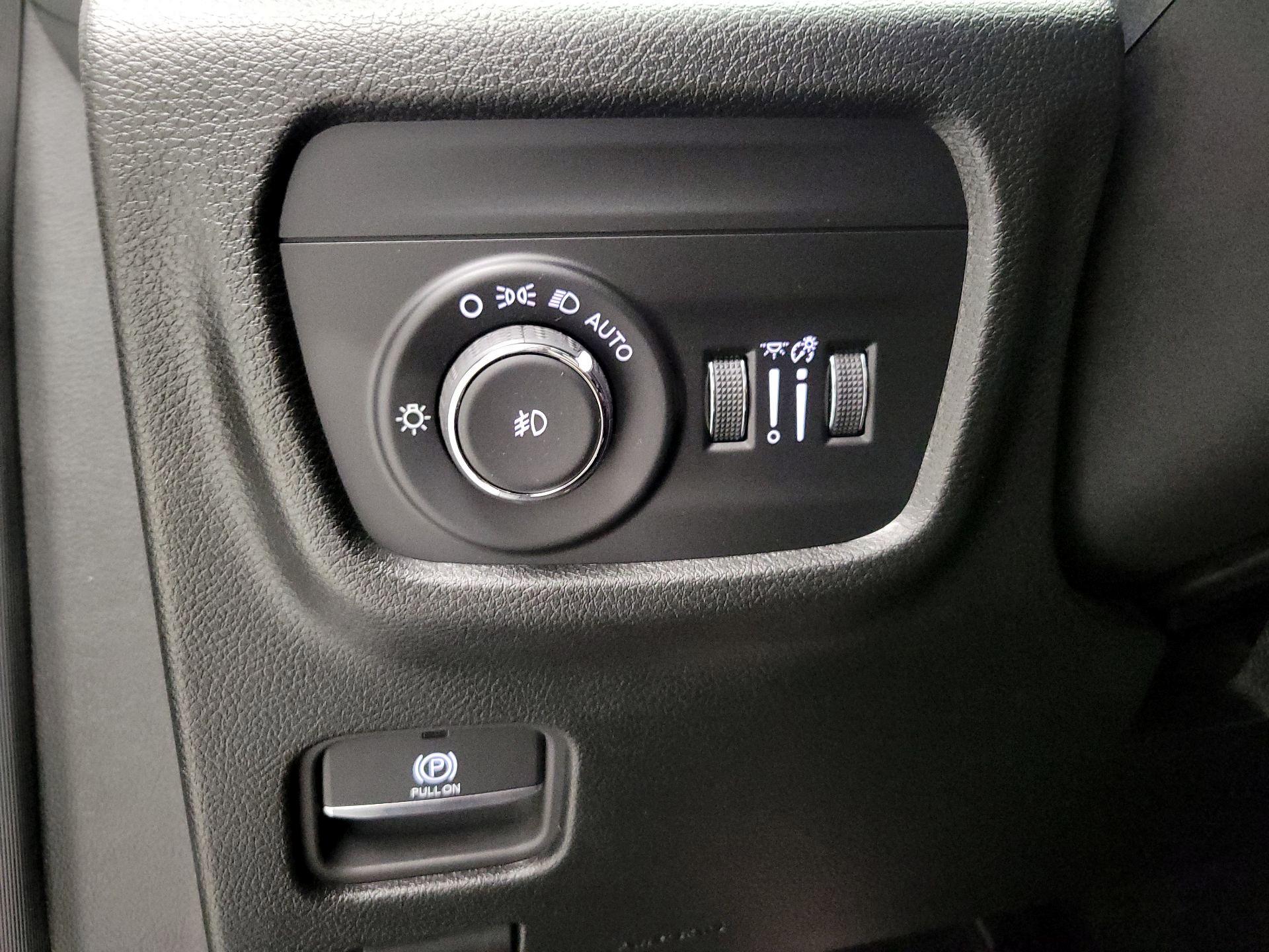 Thumbnail: 2024 Jeep Grand Cherokee - 13