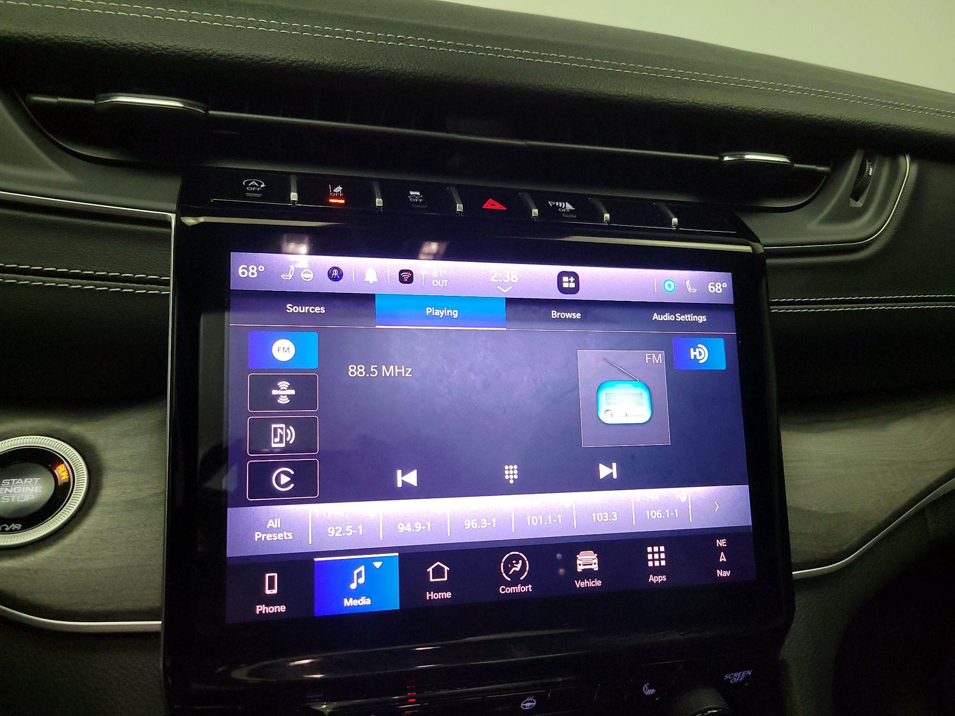 Thumbnail: 2024 Jeep Grand Cherokee - 16