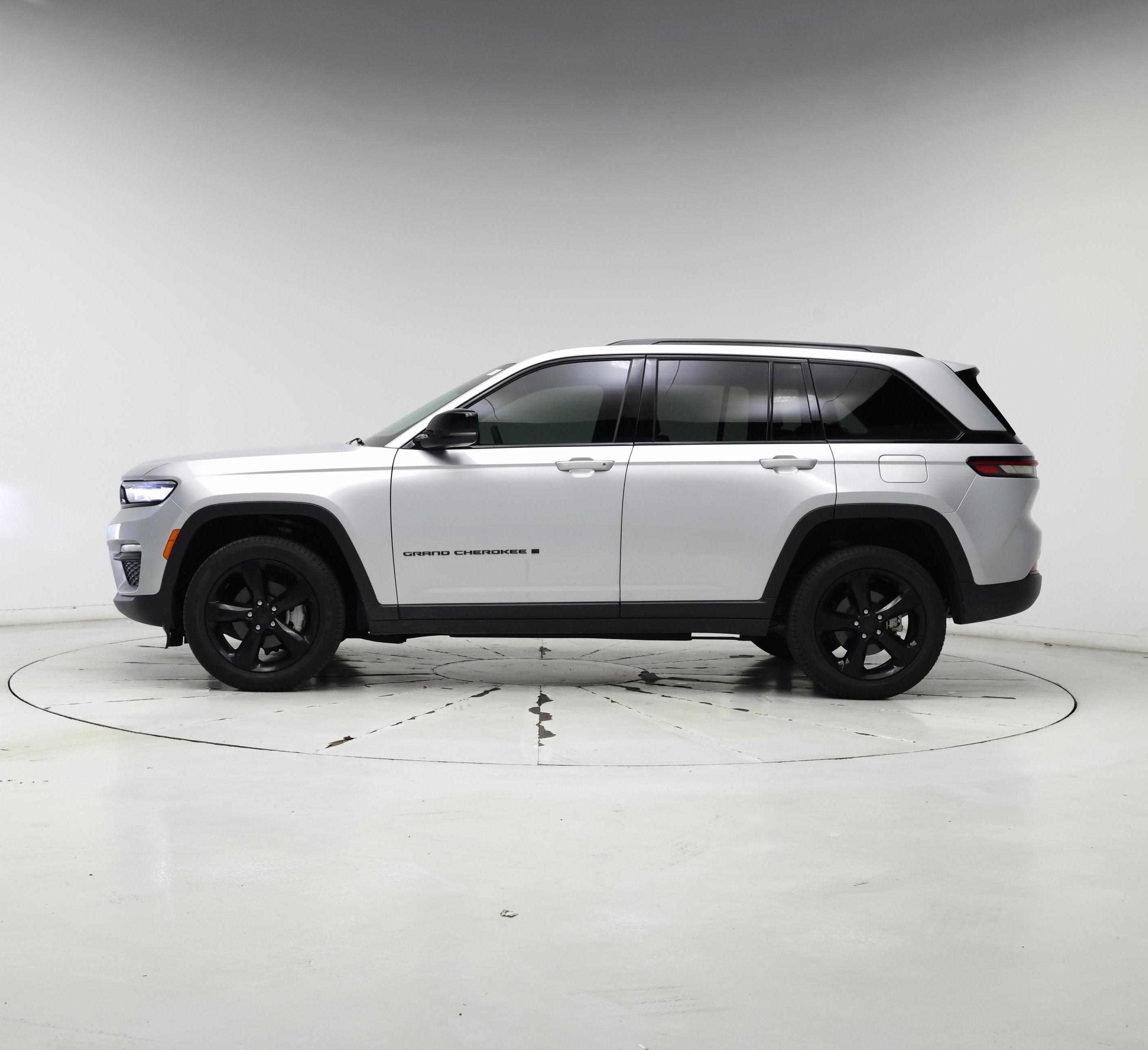 Thumbnail: 2024 Jeep Grand Cherokee - 3