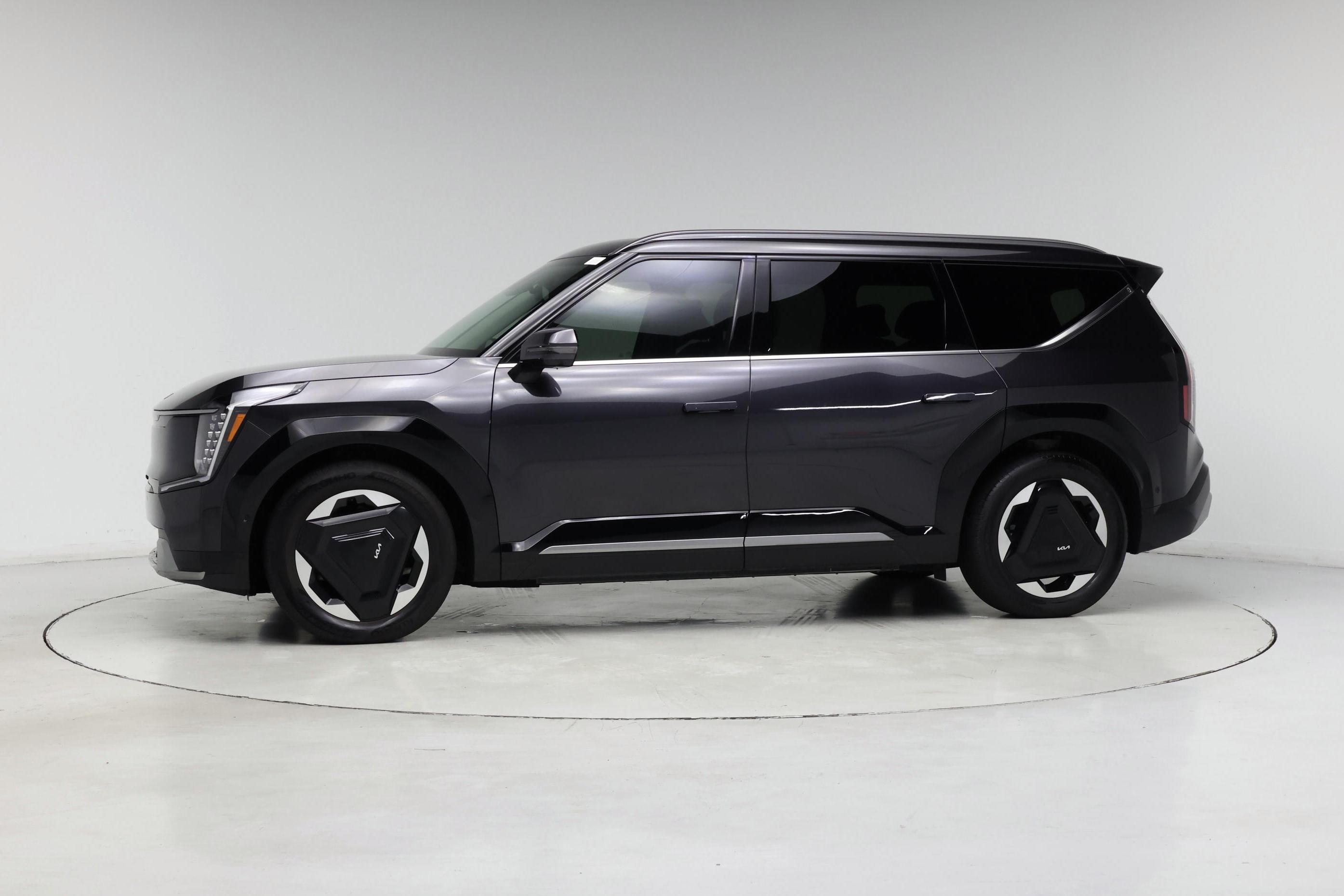 Thumbnail: 2024 Kia EV9 - 3