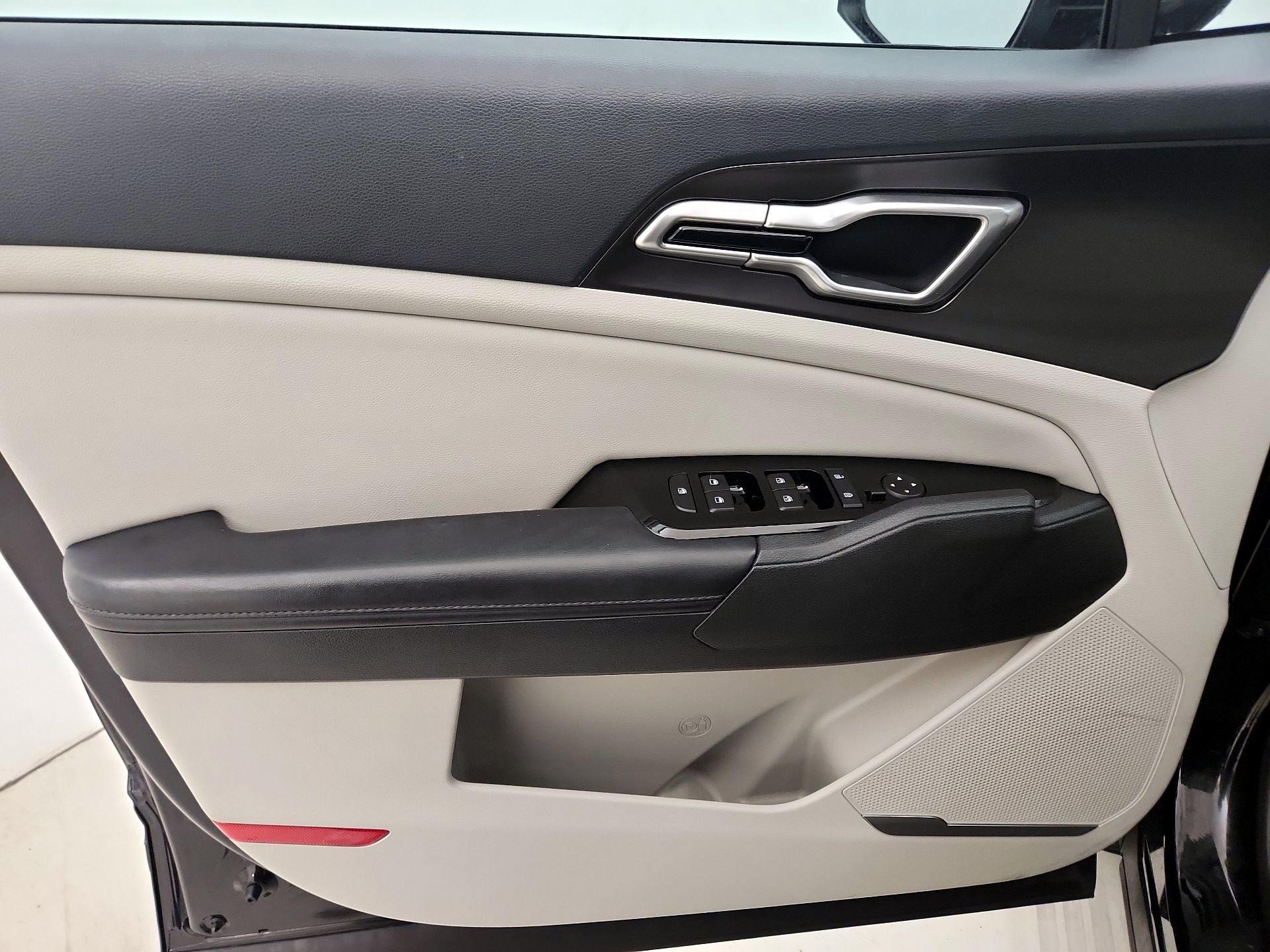 Thumbnail: 2023 Kia Sportage - 12