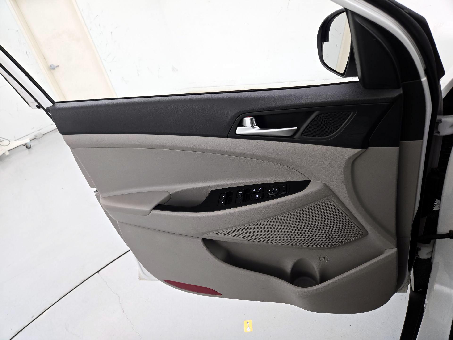 Thumbnail: 2019 Hyundai Tucson - 12