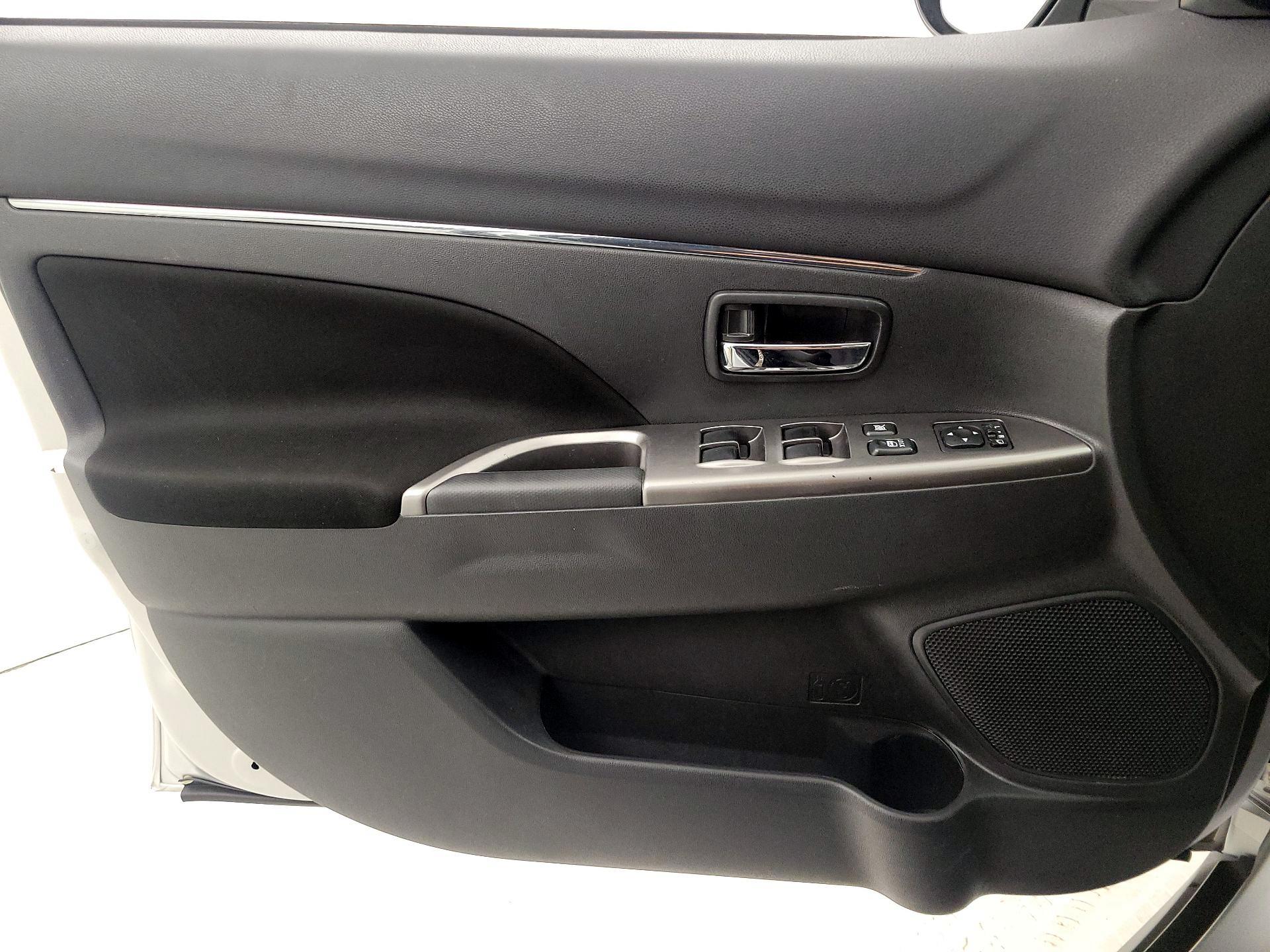 Thumbnail: 2021 Mitsubishi Outlander Sport - 12