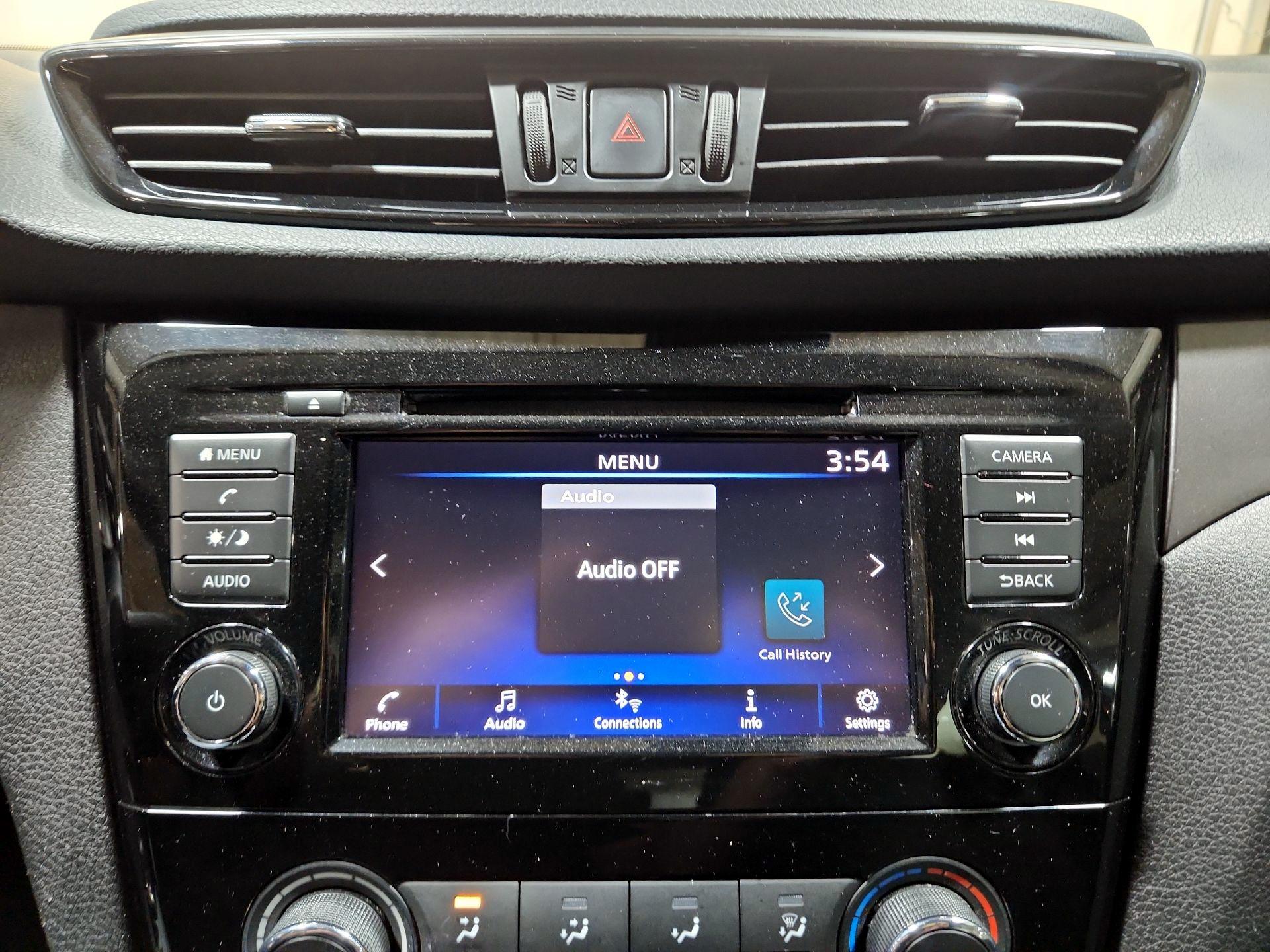 Thumbnail: 2020 Nissan Rogue Sport - 13