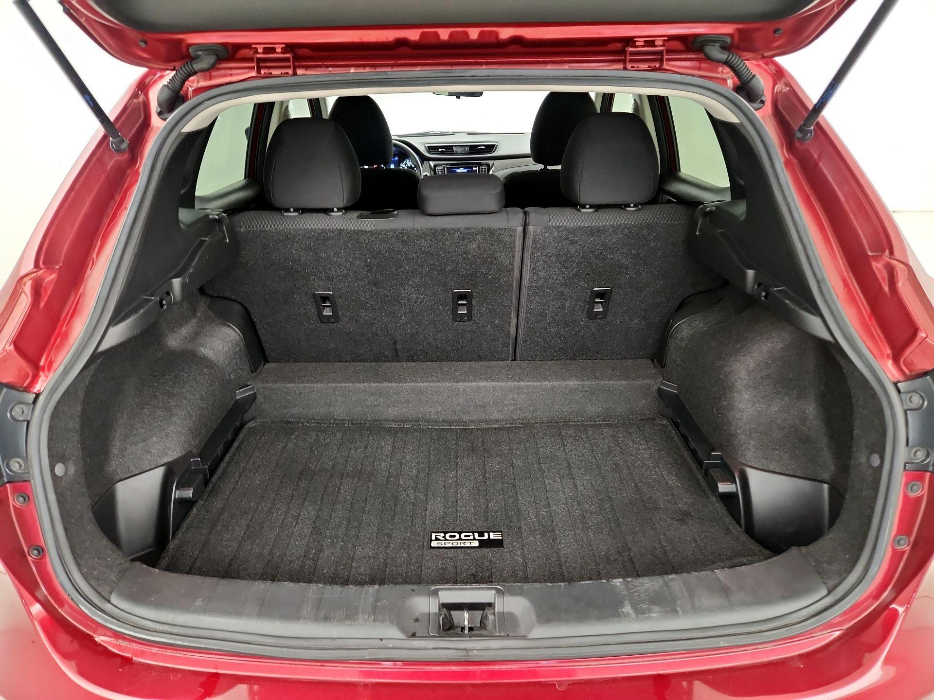 Thumbnail: 2020 Nissan Rogue Sport - 16