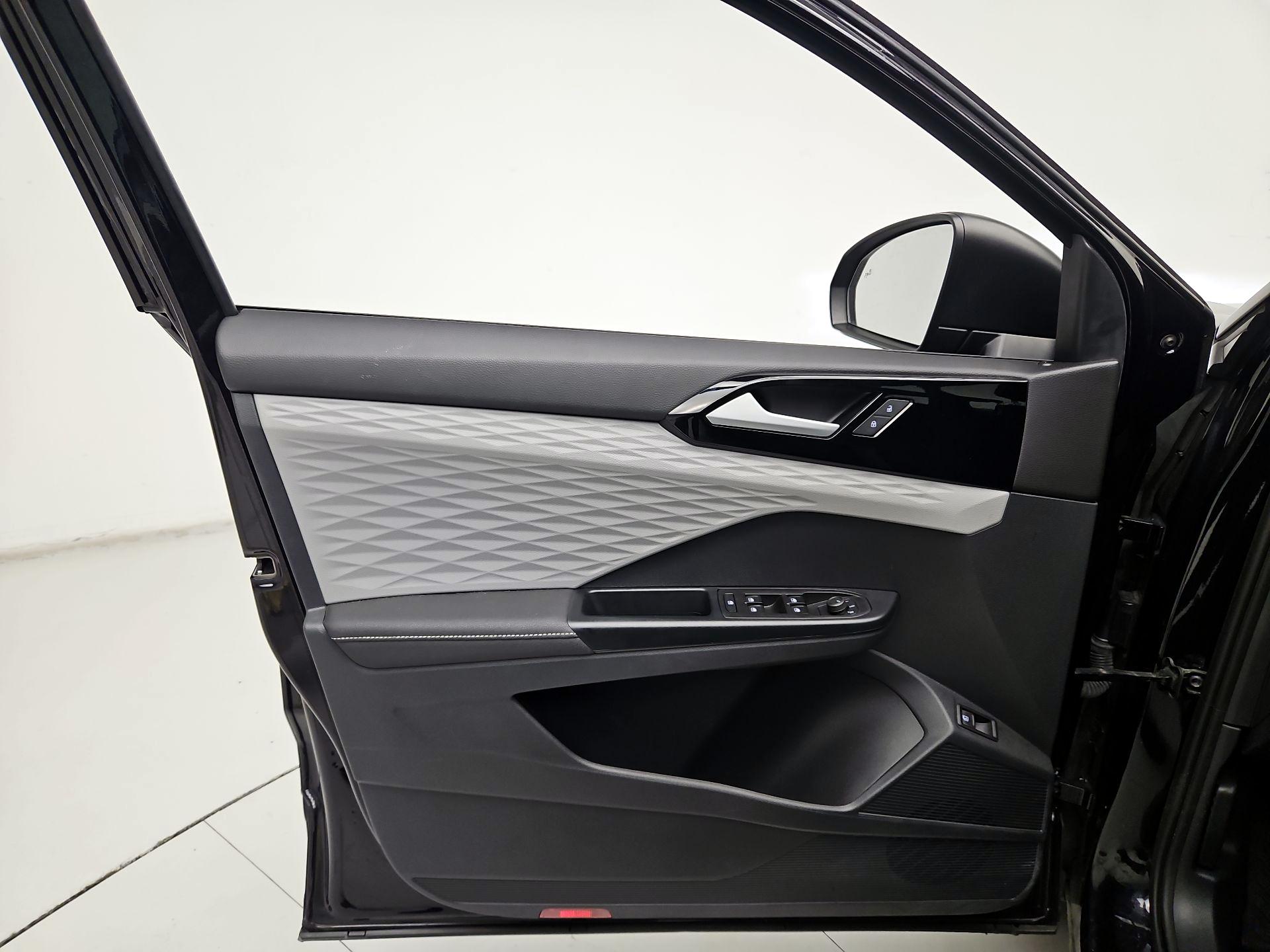 Thumbnail: 2024 Volkswagen Taos - 12