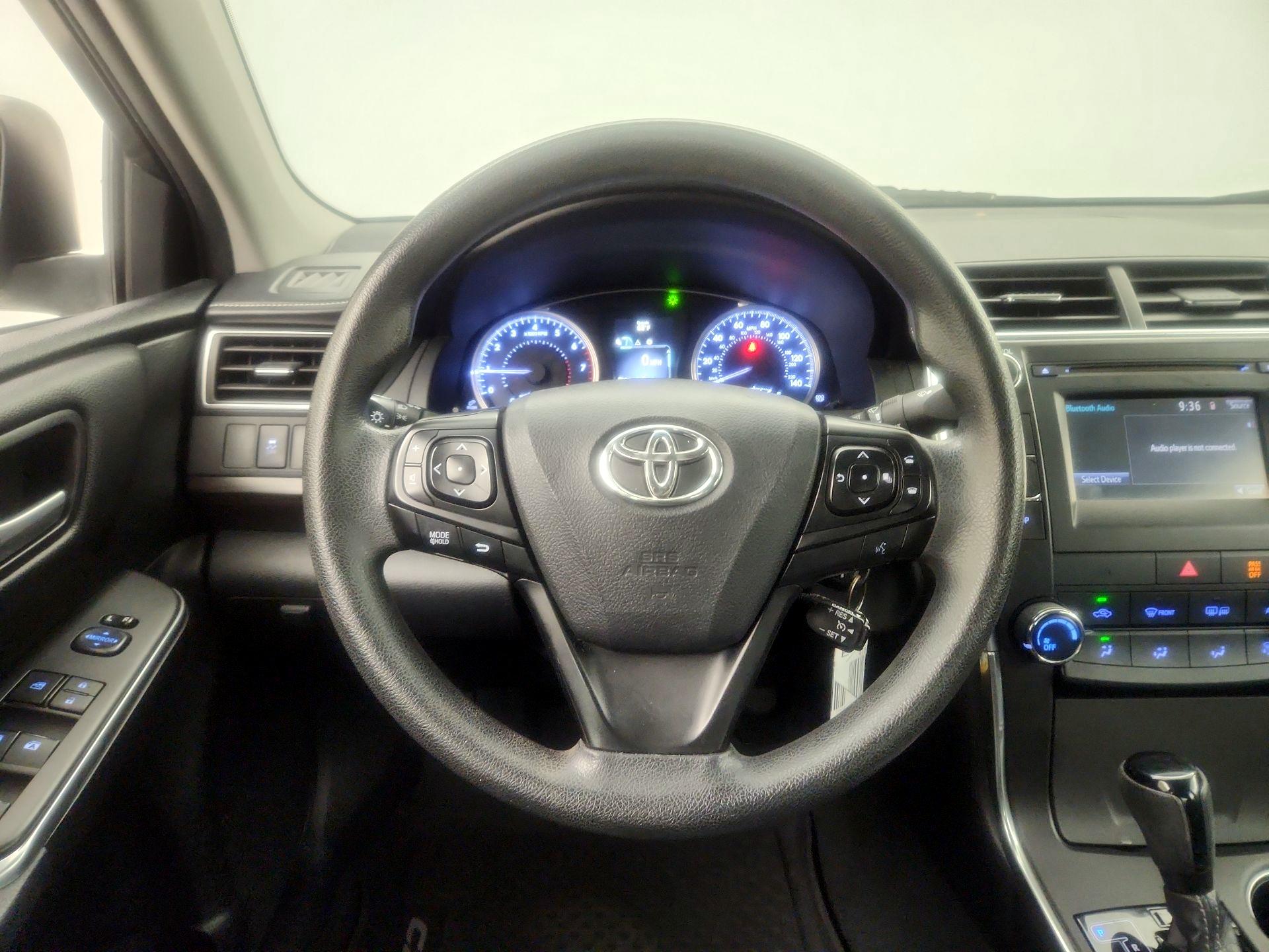 Thumbnail: 2016 Toyota Camry - 10