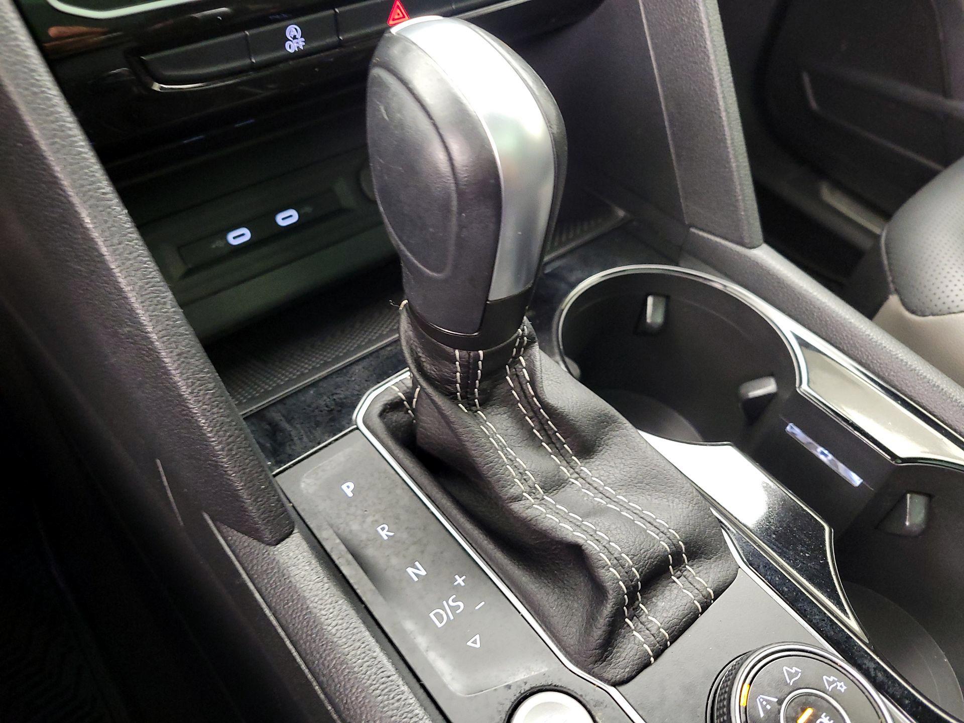 Thumbnail: 2023 Volkswagen Atlas - 17