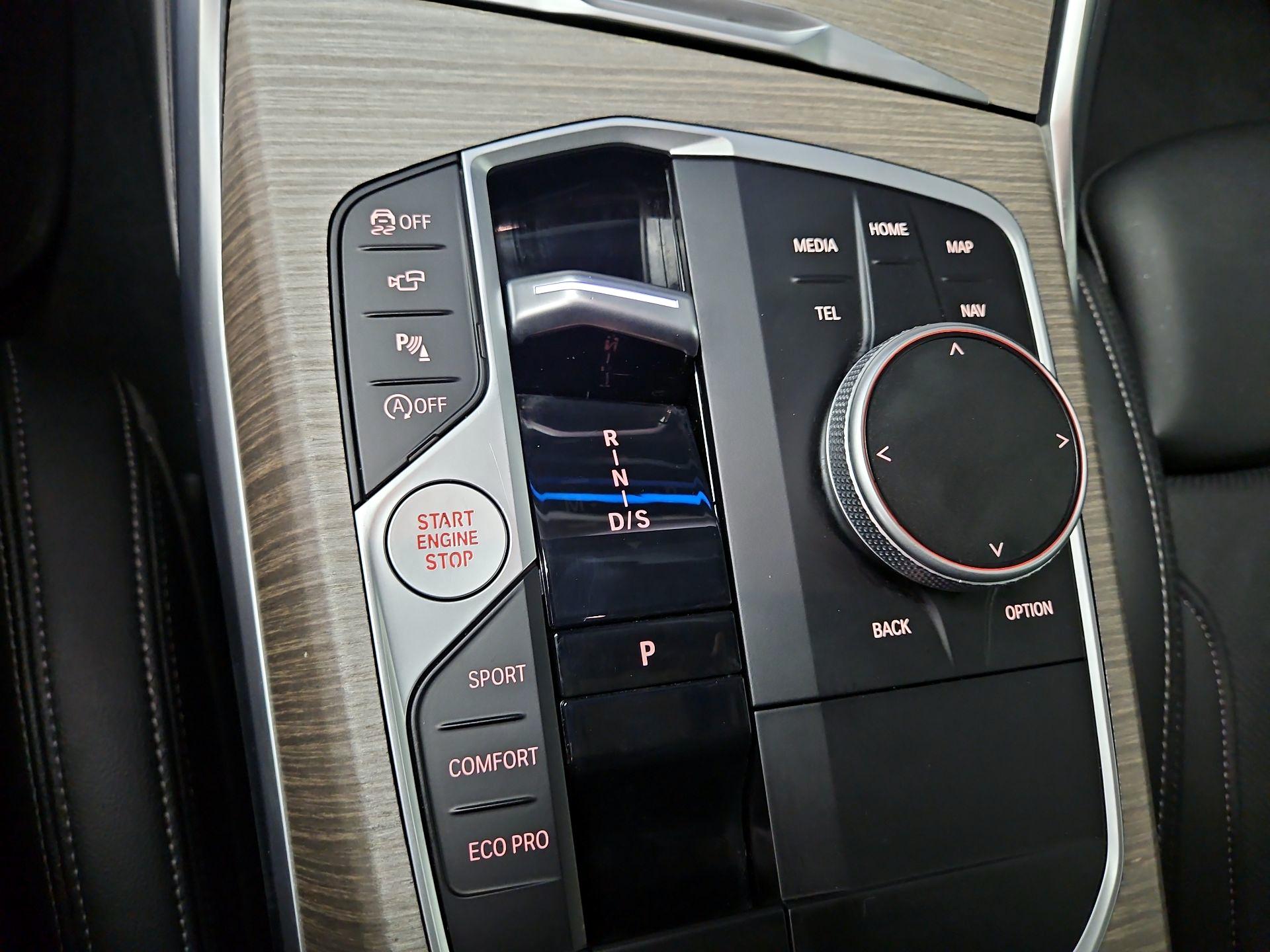 Thumbnail: 2025 BMW 3 Series - 18