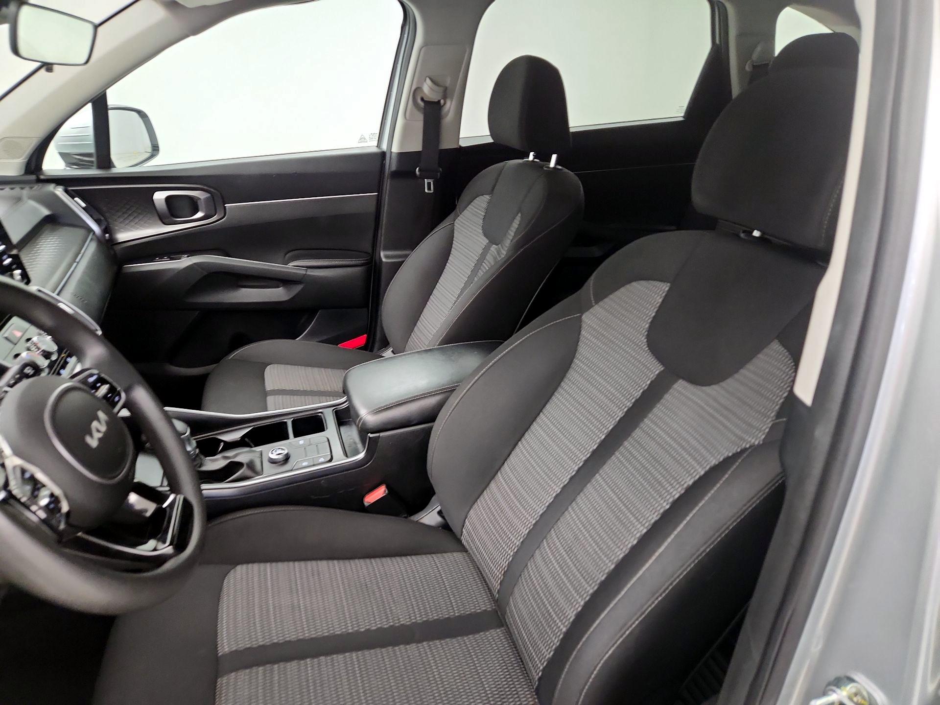 Thumbnail: 2022 Kia Sorento - 11