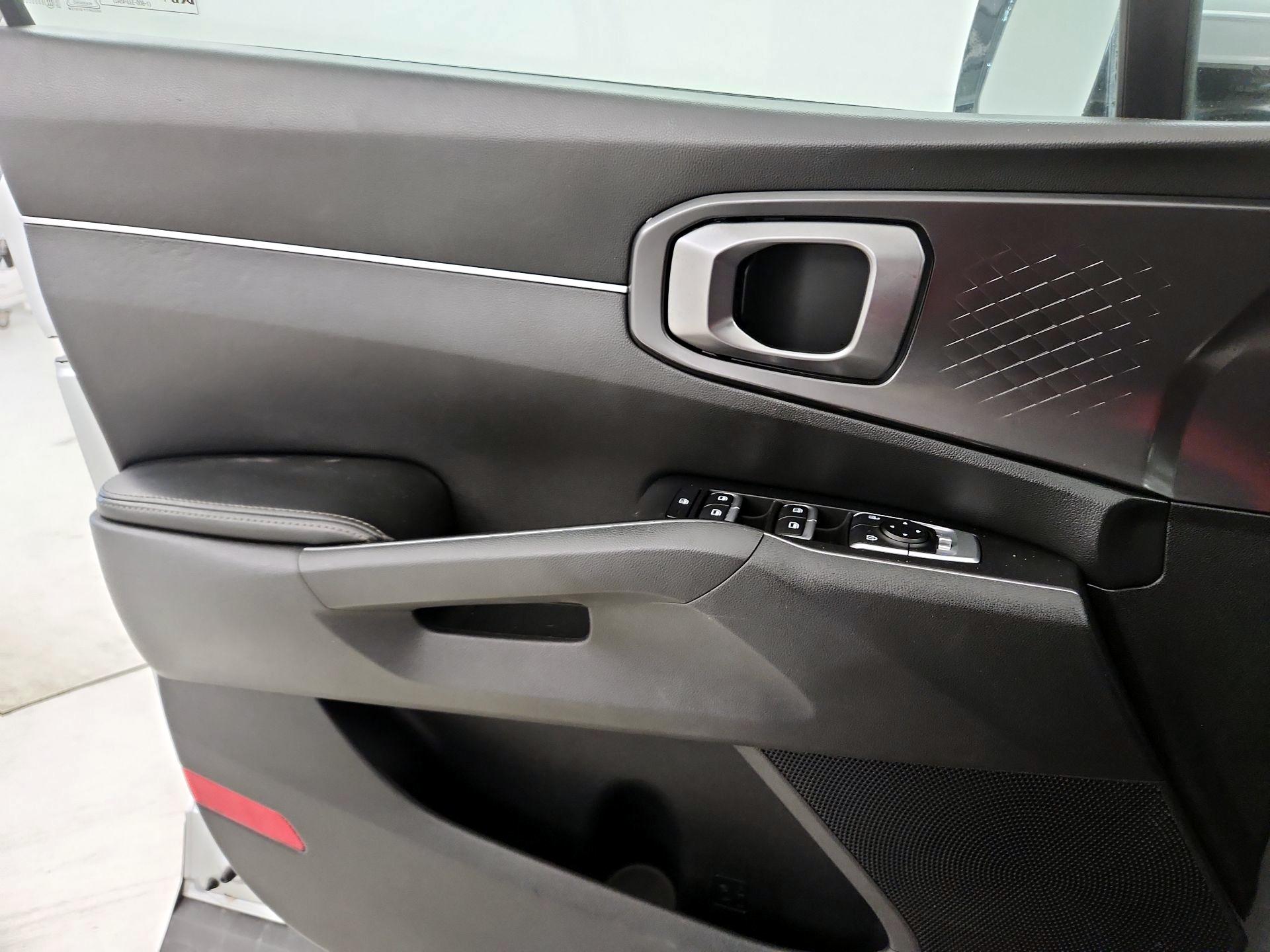 Thumbnail: 2022 Kia Sorento - 12