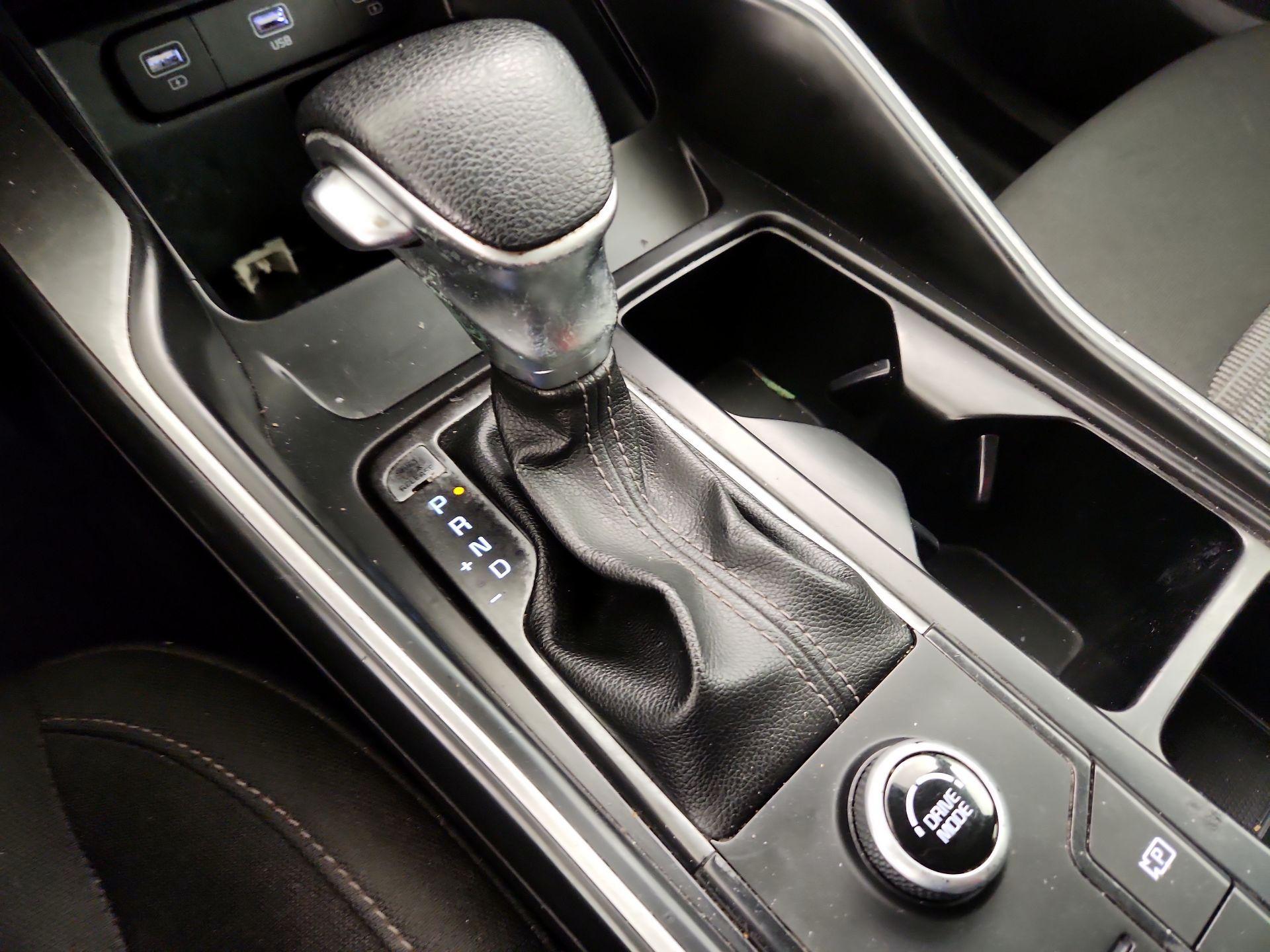 Thumbnail: 2022 Kia Sorento - 17