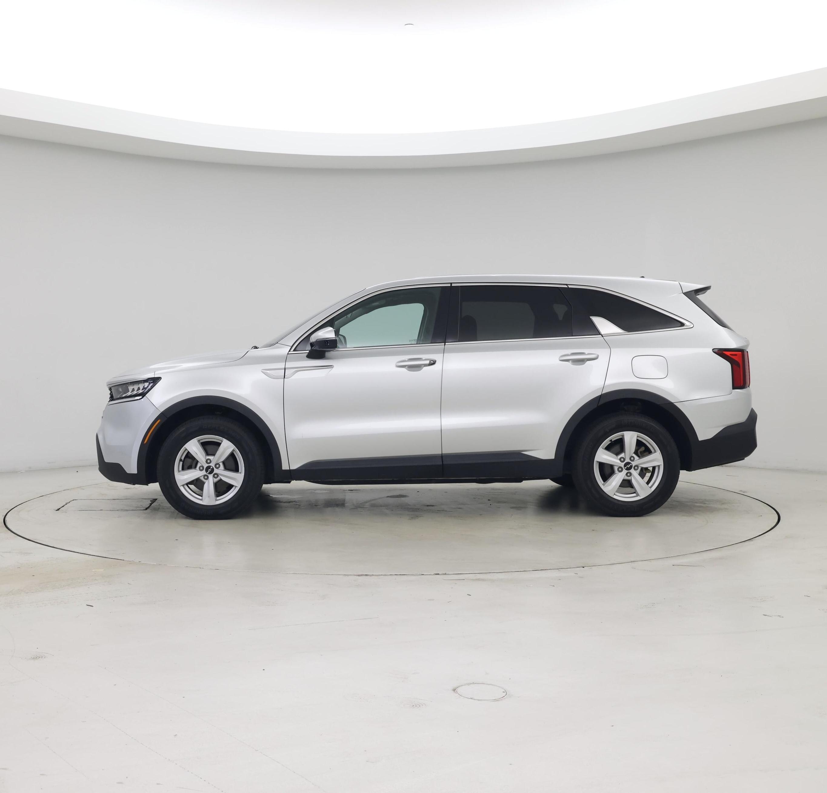 Thumbnail: 2022 Kia Sorento - 3