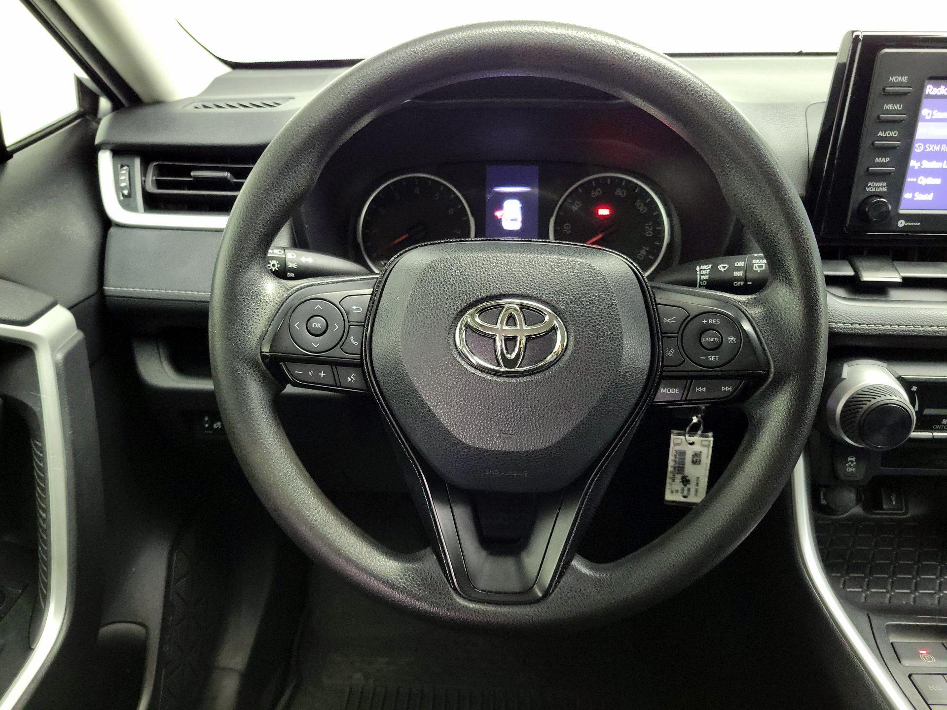 Thumbnail: 2021 Toyota RAV4 - 10