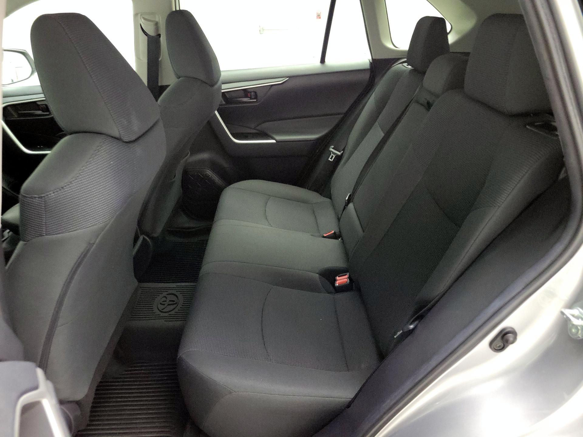 Thumbnail: 2021 Toyota RAV4 - 20