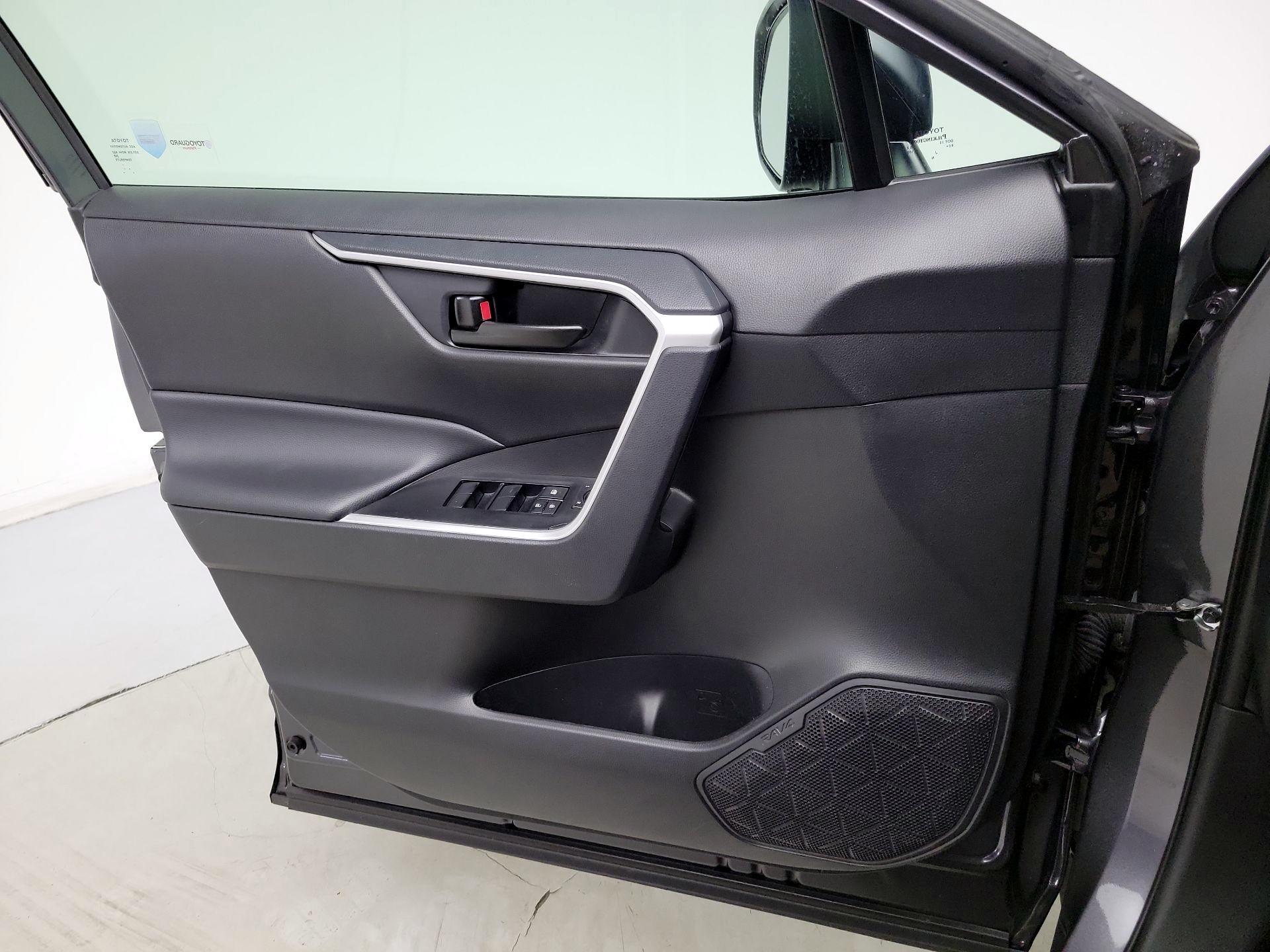 Thumbnail: 2024 Toyota RAV4 - 12