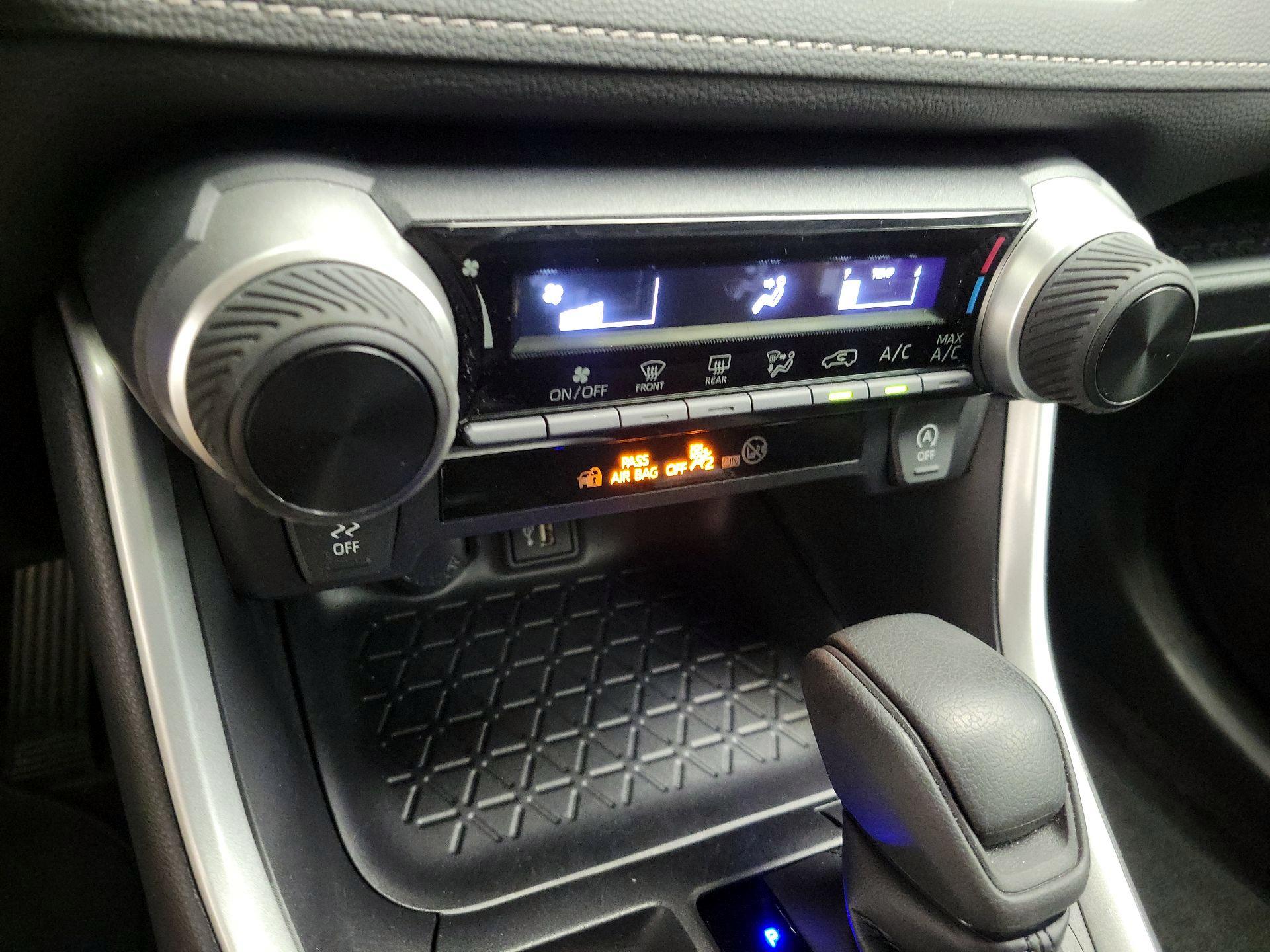 Thumbnail: 2024 Toyota RAV4 - 17