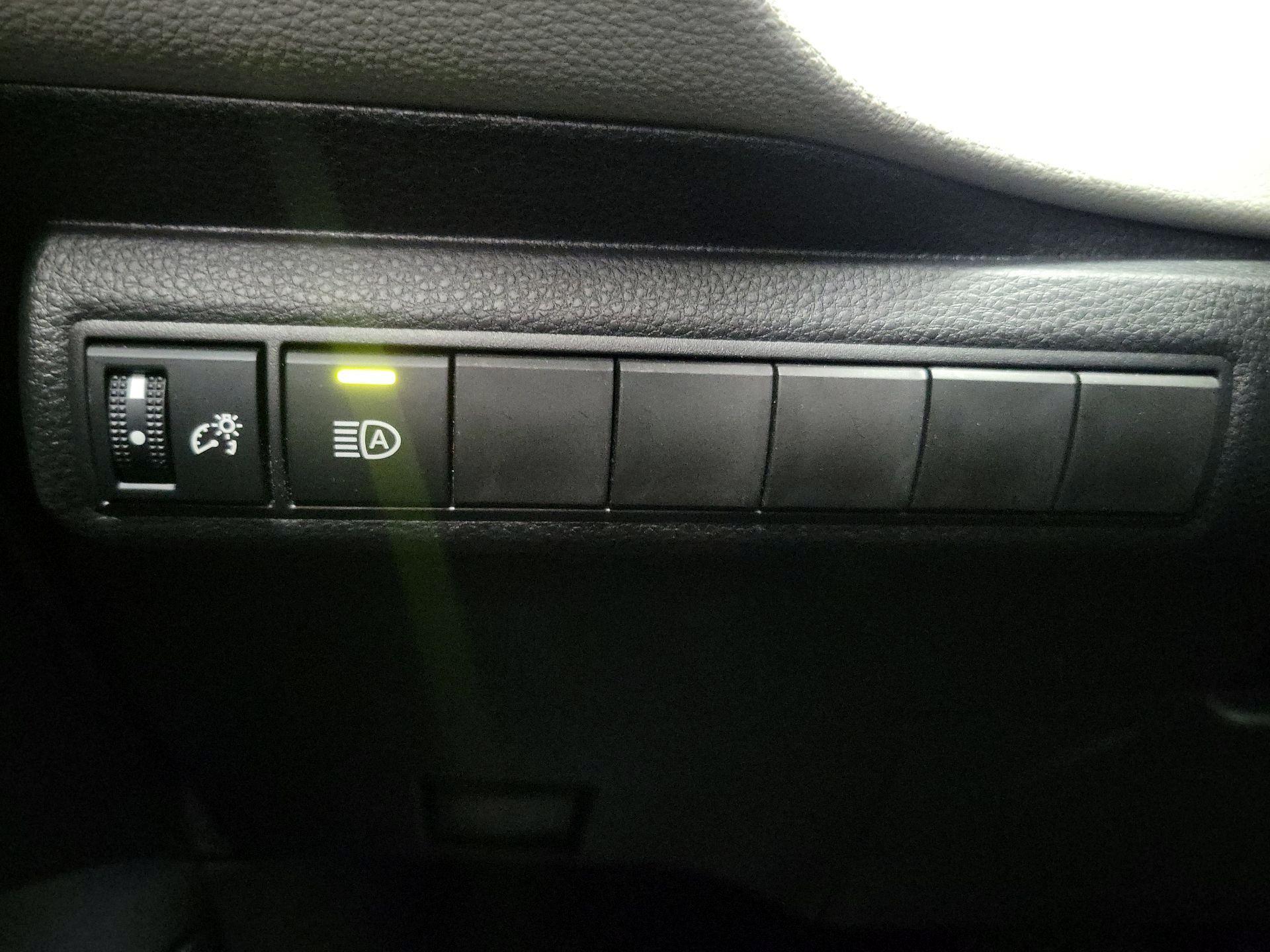 Thumbnail: 2025 Toyota Corolla - 13