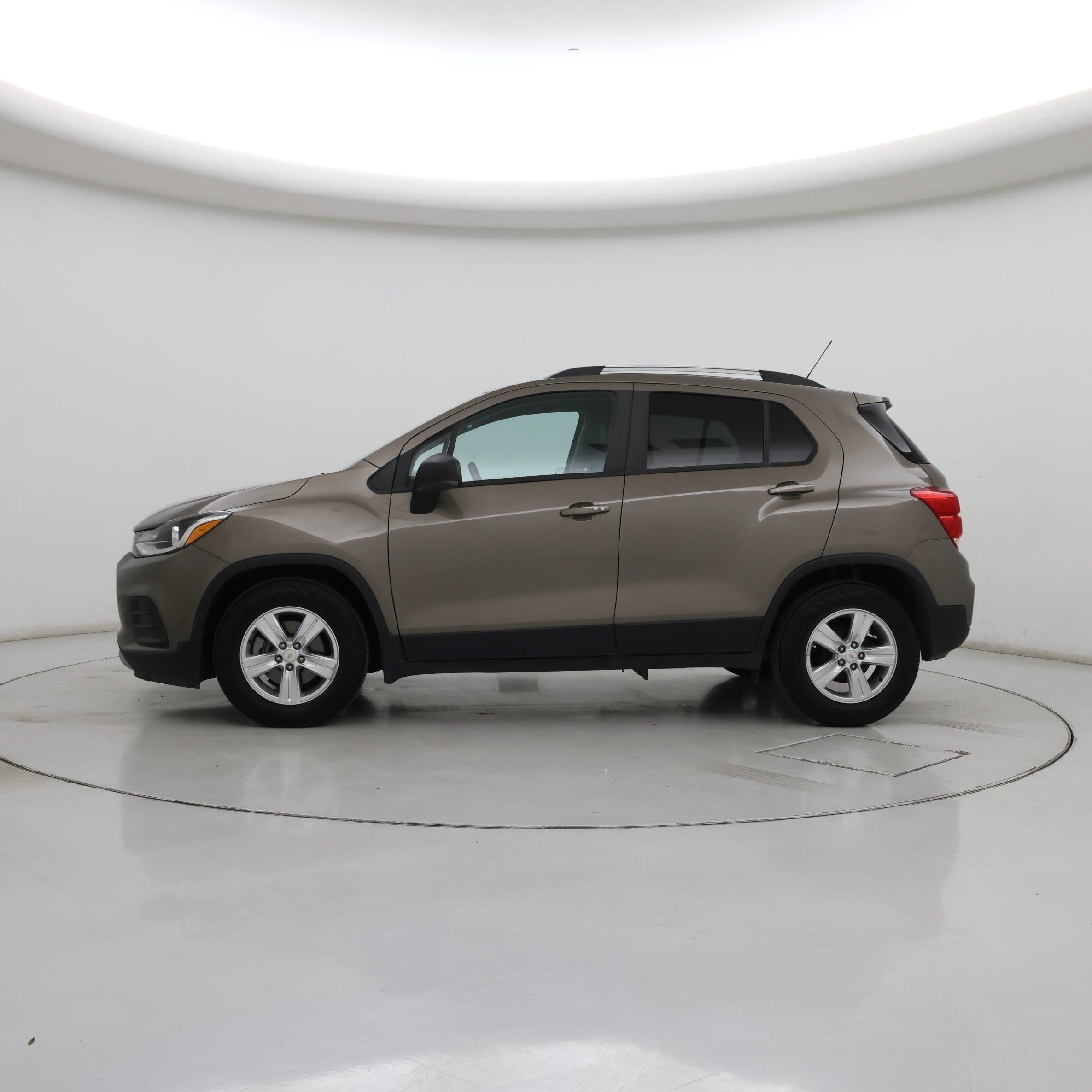 Thumbnail: 2021 Chevrolet Trax - 3