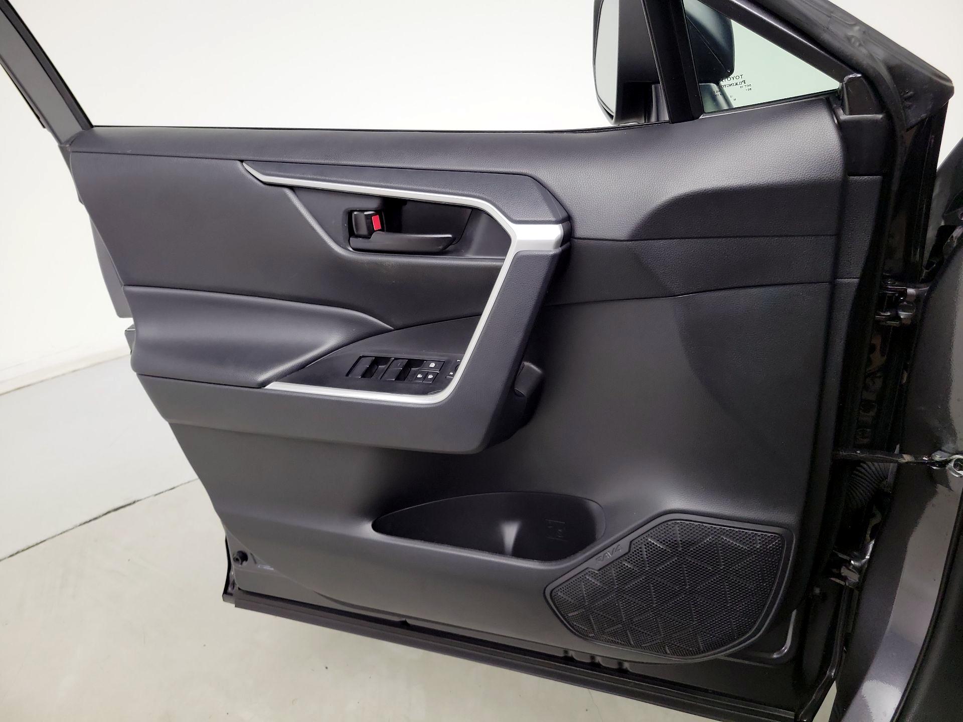 Thumbnail: 2024 Toyota RAV4 - 12