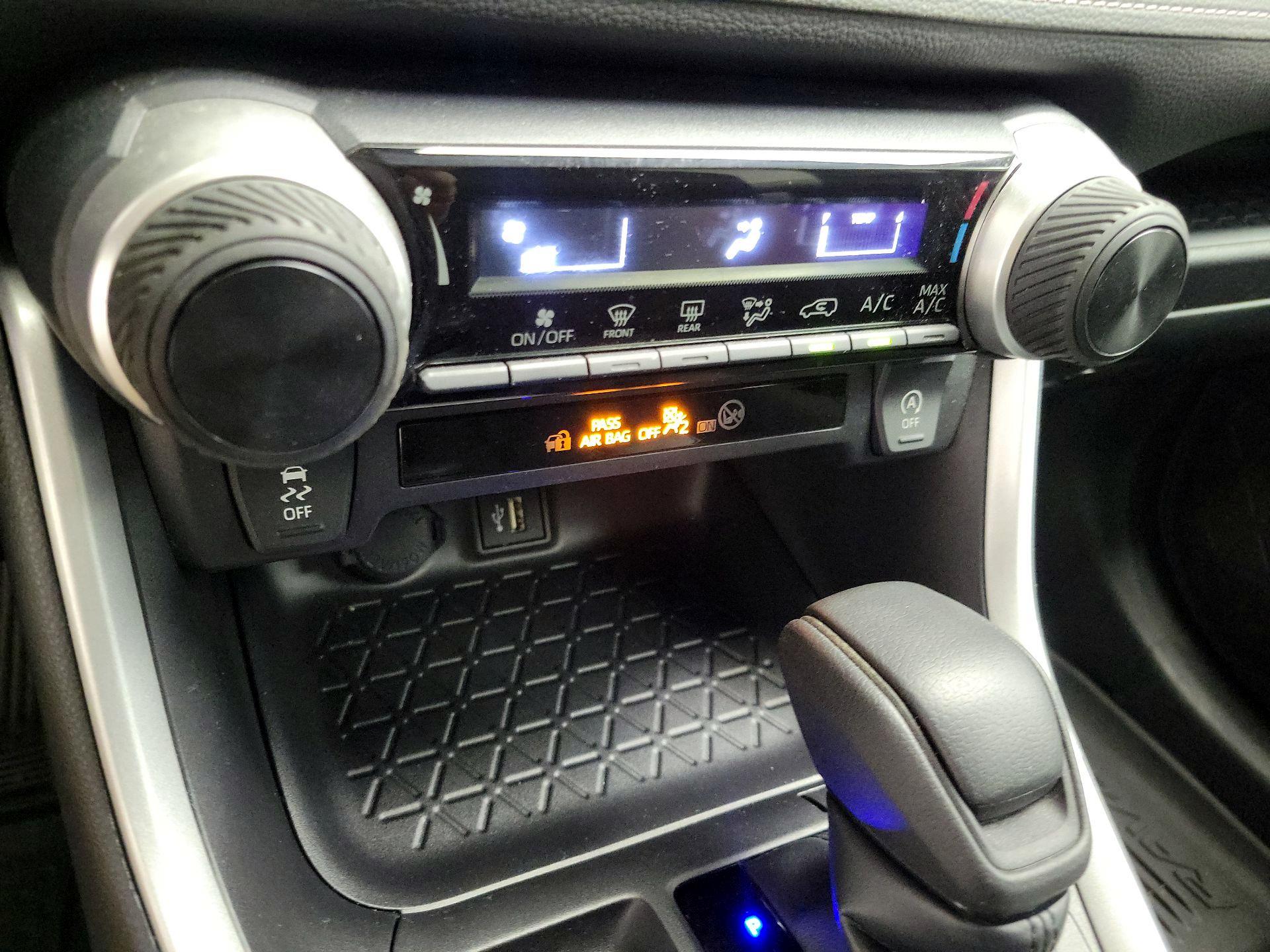 Thumbnail: 2024 Toyota RAV4 - 17