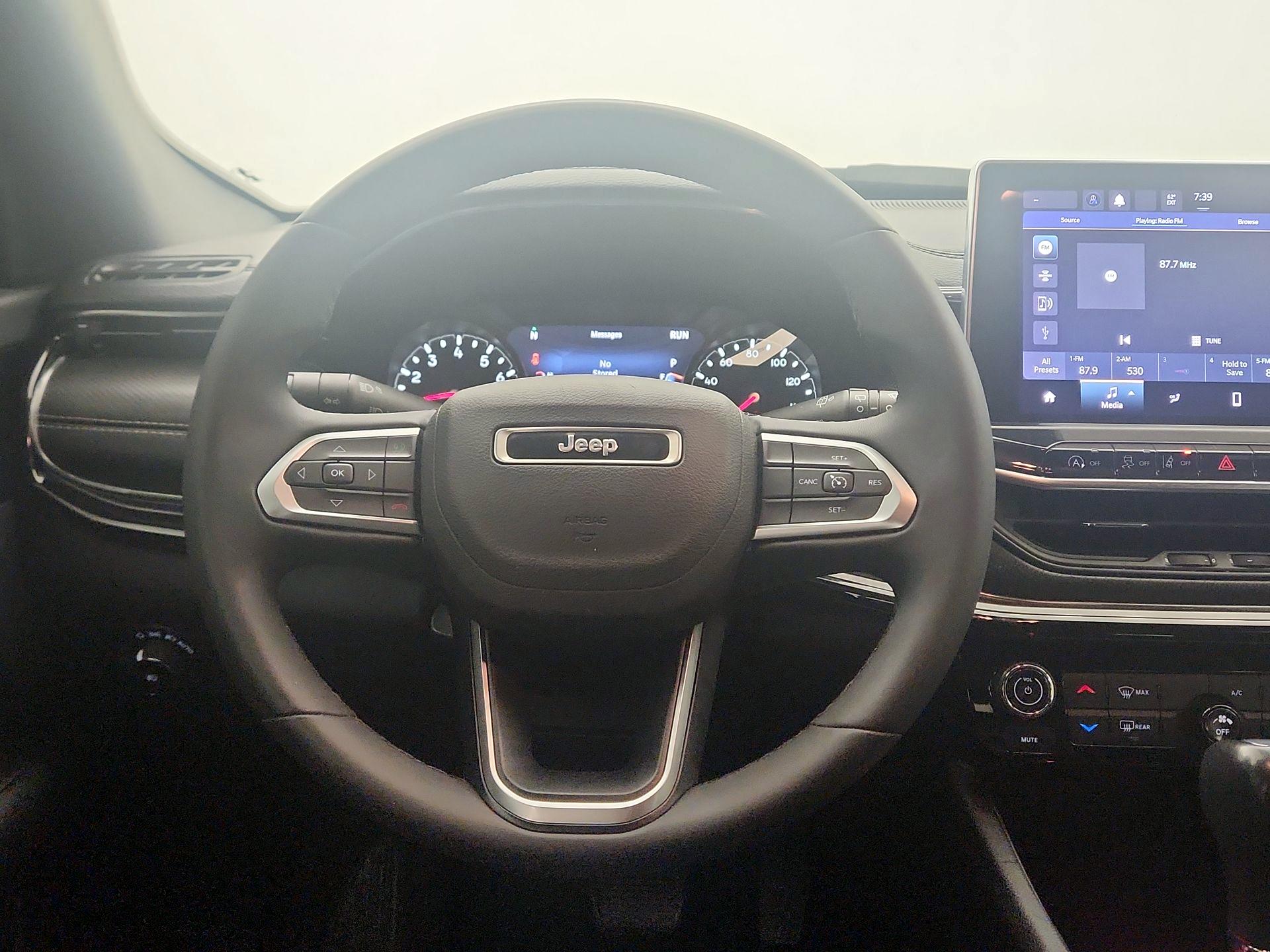 Thumbnail: 2022 Jeep Compass - 10