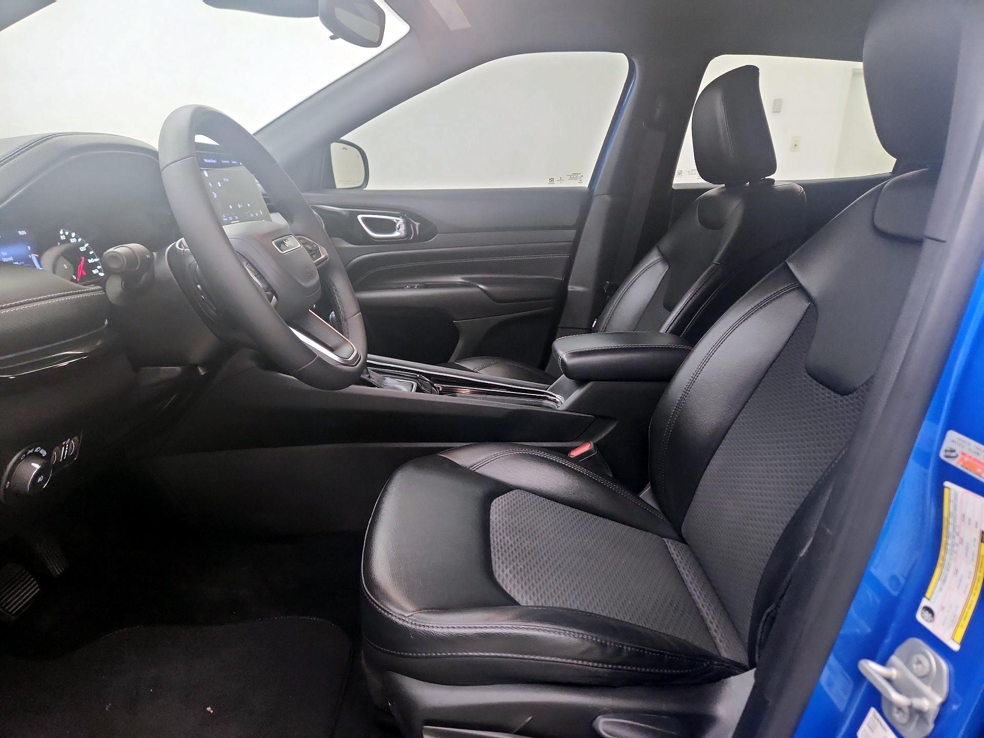 Thumbnail: 2022 Jeep Compass - 11