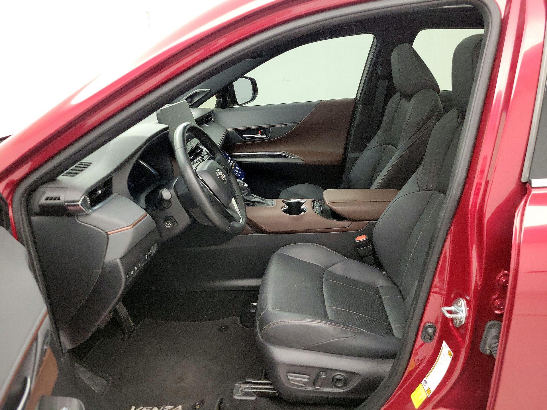 Thumbnail: 2023 Toyota Venza - 11