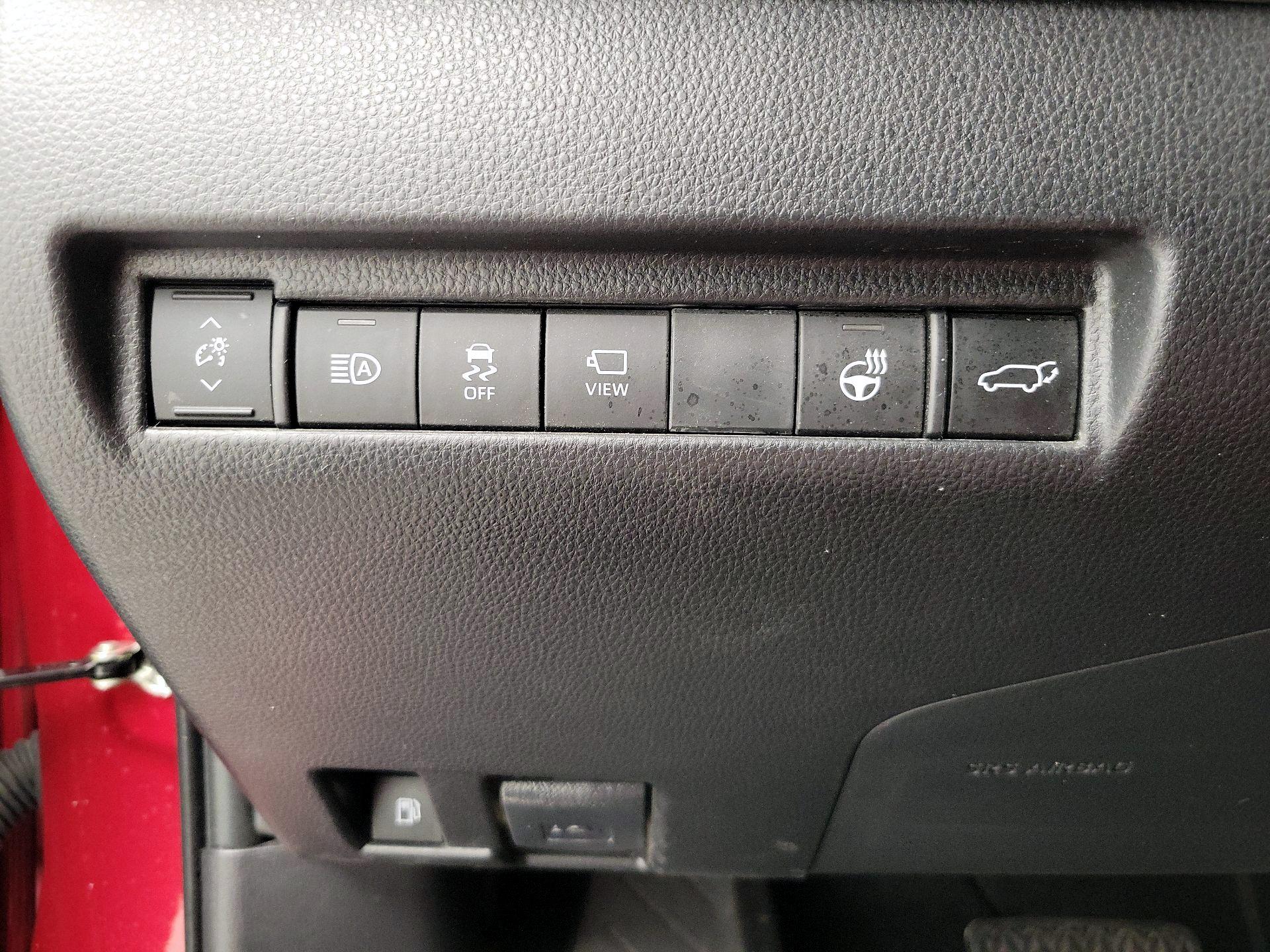 Thumbnail: 2023 Toyota Venza - 13