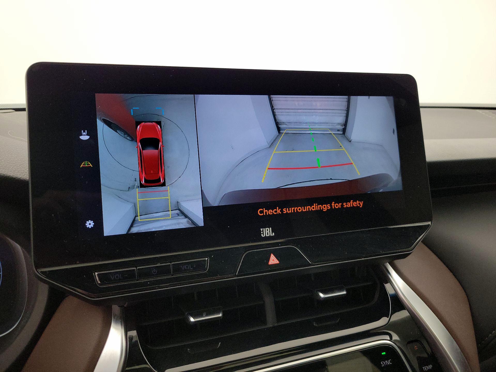 Thumbnail: 2023 Toyota Venza - 14