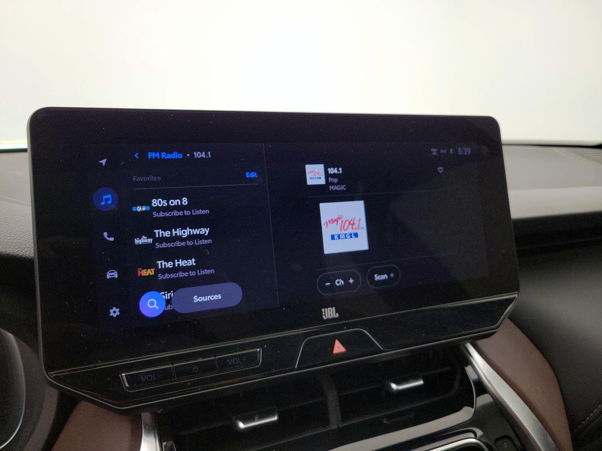 Thumbnail: 2023 Toyota Venza - 15