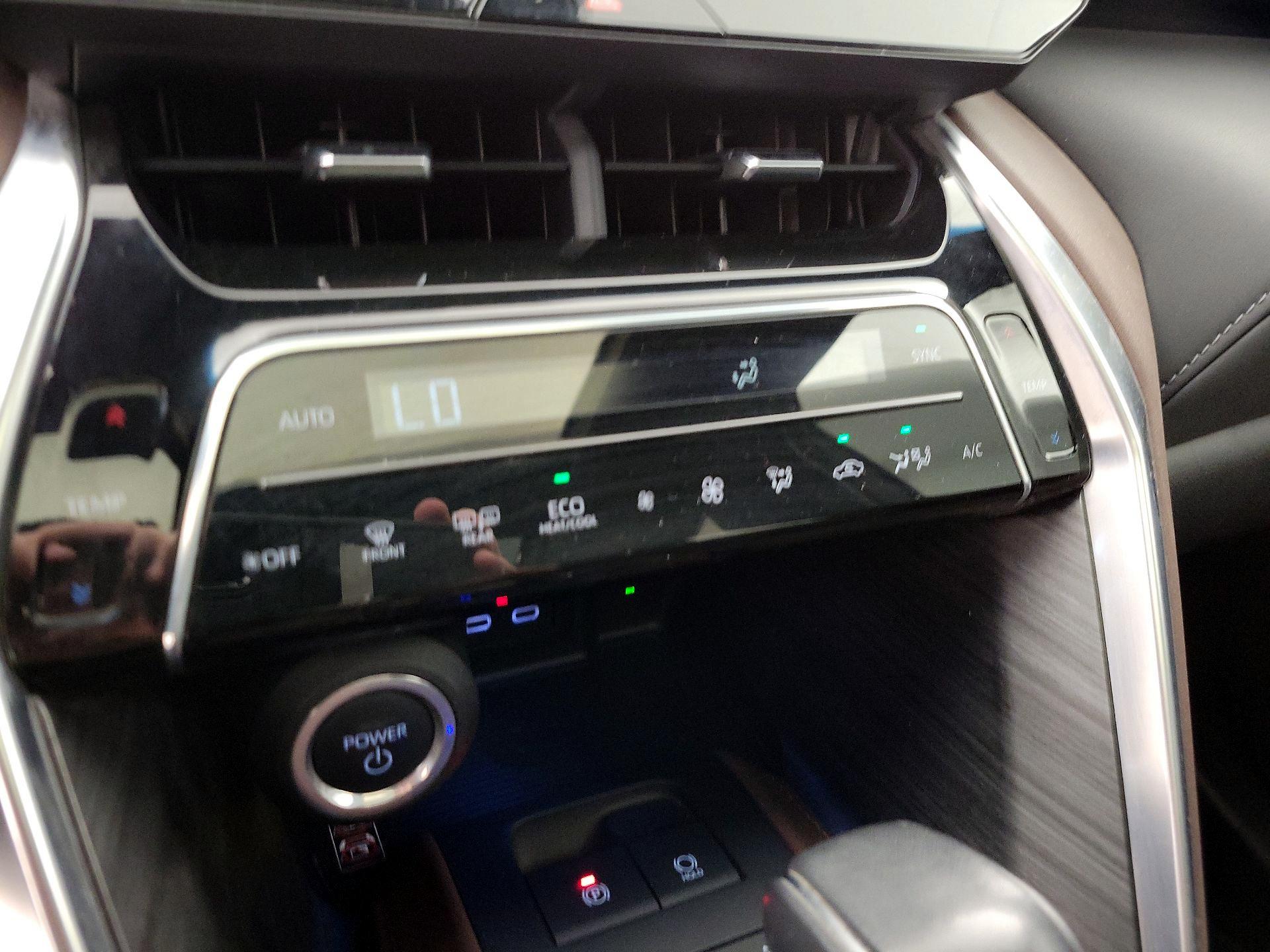 Thumbnail: 2023 Toyota Venza - 16