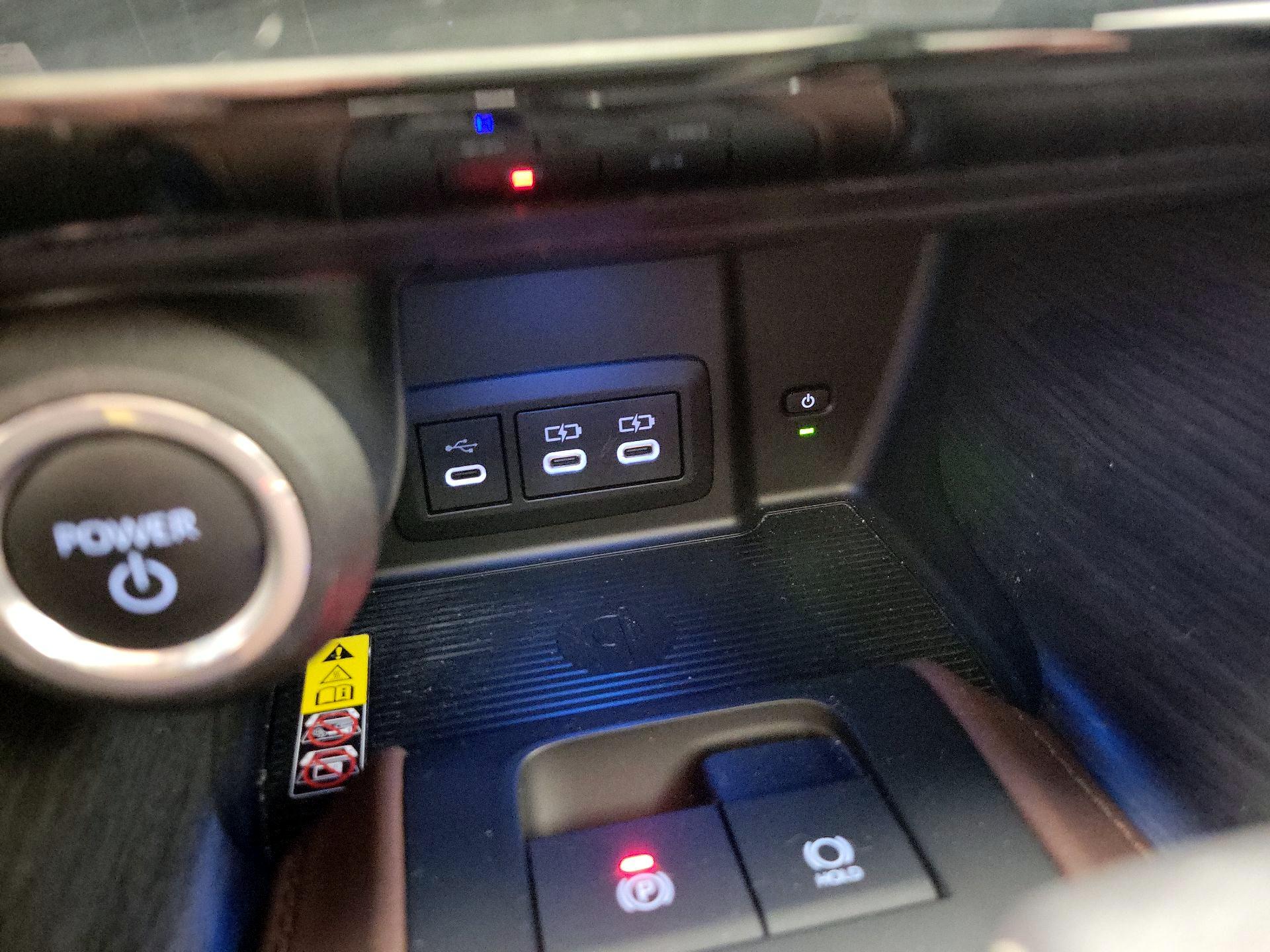 Thumbnail: 2023 Toyota Venza - 18