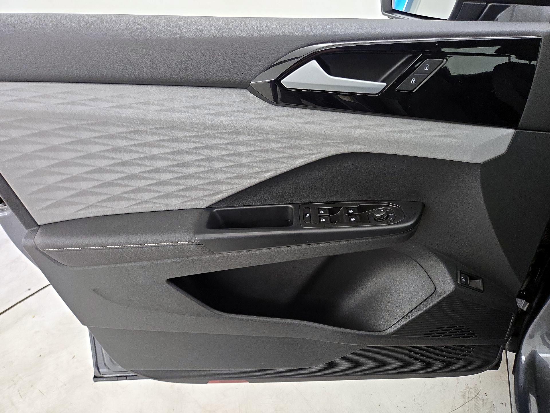 Thumbnail: 2024 Volkswagen Taos - 12