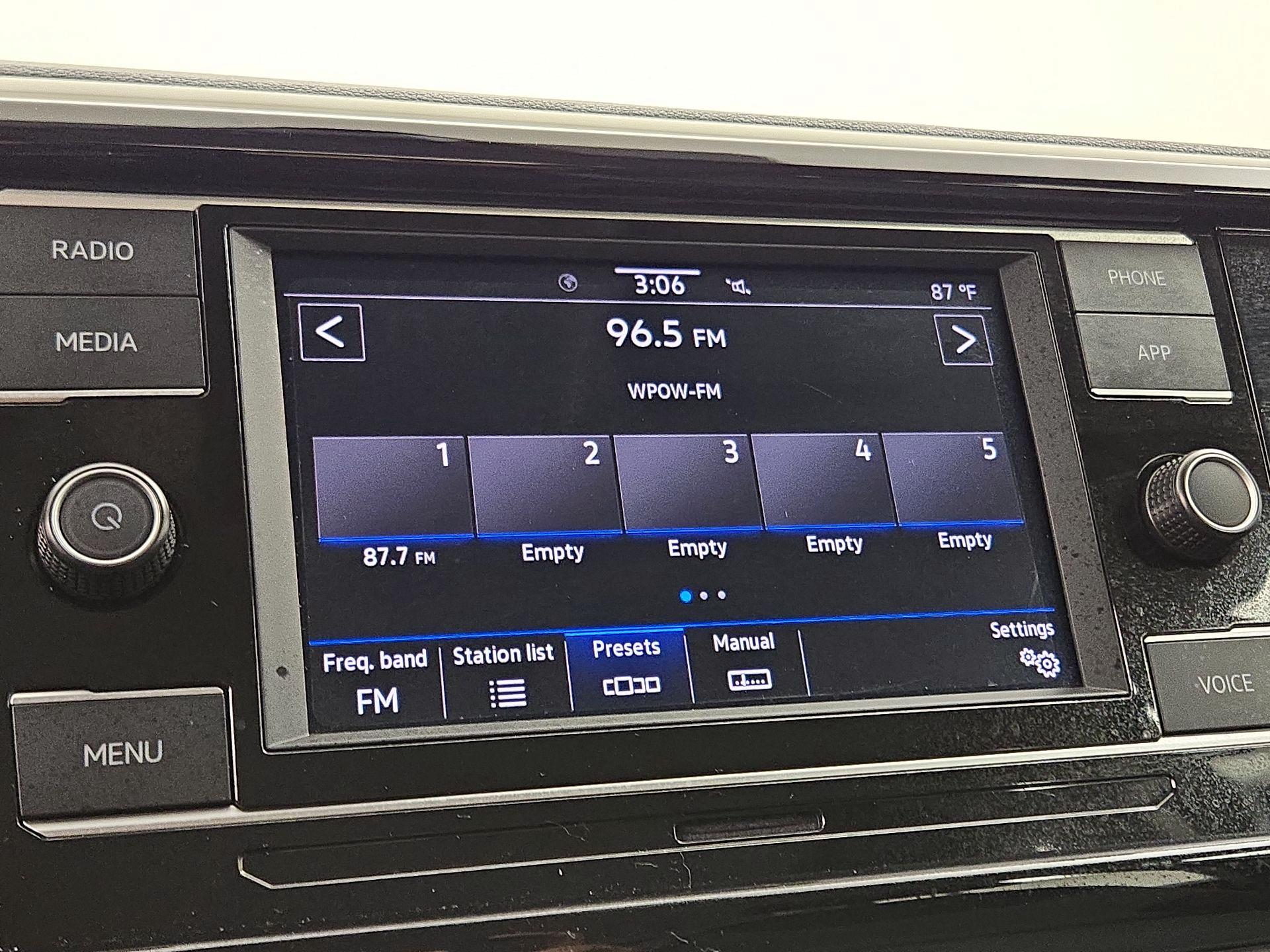 Thumbnail: 2024 Volkswagen Taos - 15