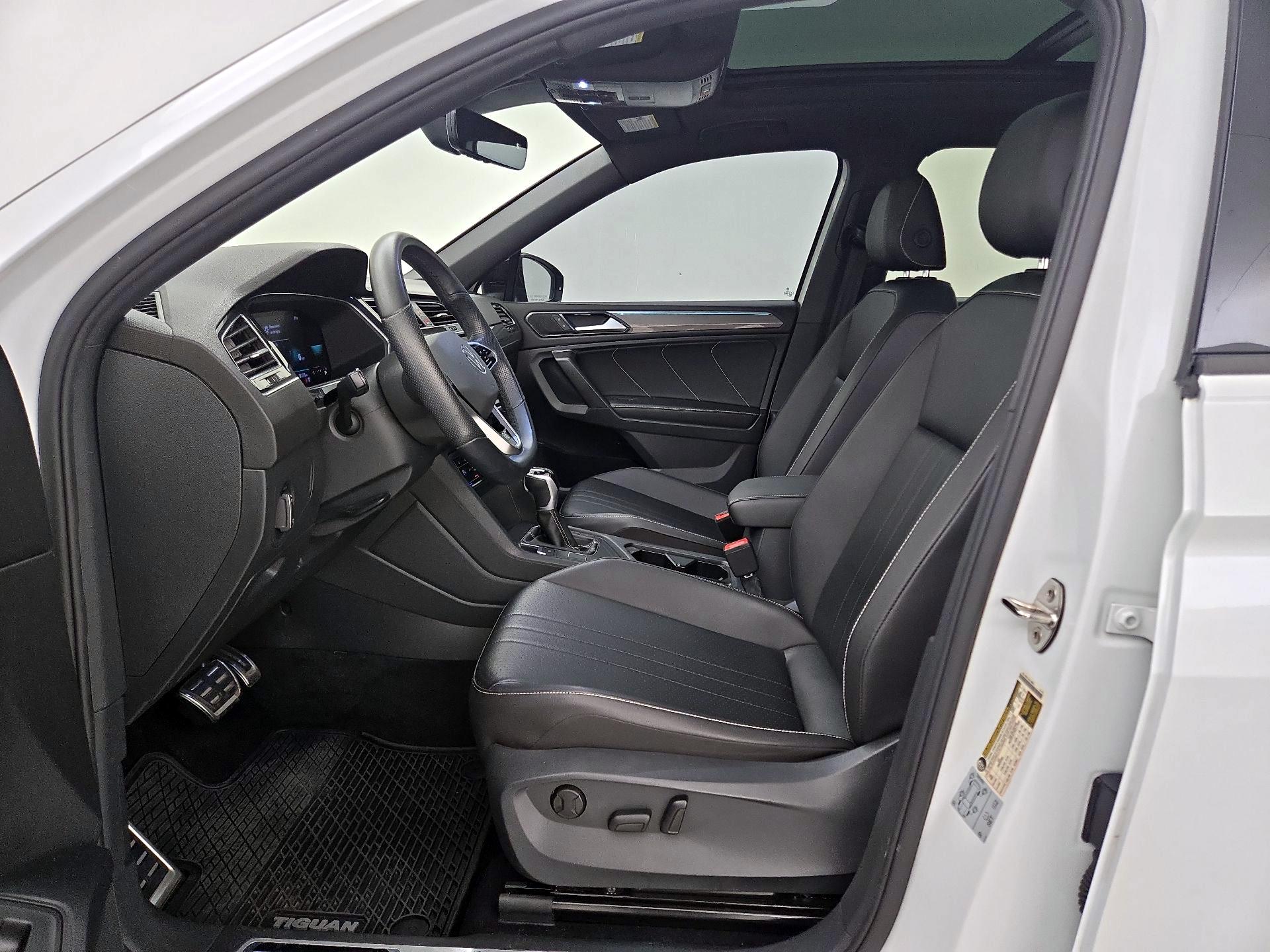 Thumbnail: 2022 Volkswagen Tiguan - 11