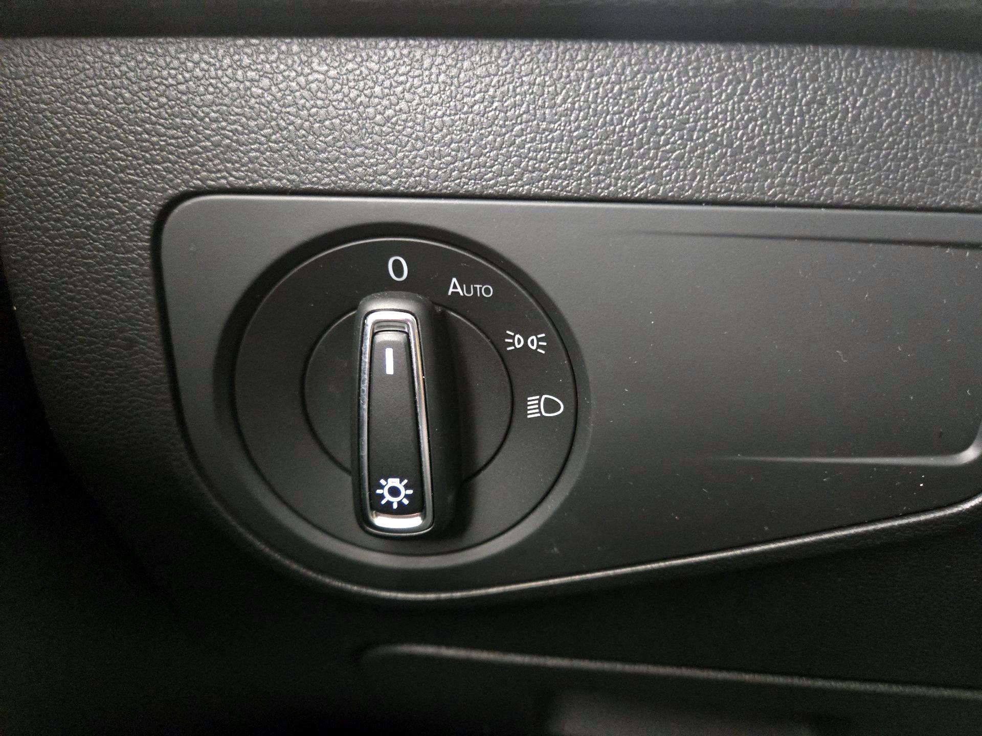 Thumbnail: 2022 Volkswagen Tiguan - 13